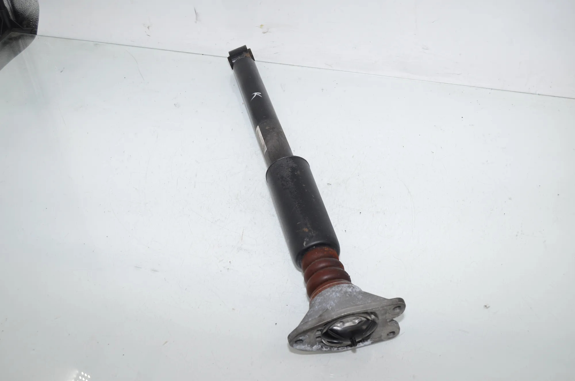 Rear Left Shock Absorber – OEM 6887330 · BMW 2 Gran Tourer (F46) 216 i 2018 – 2