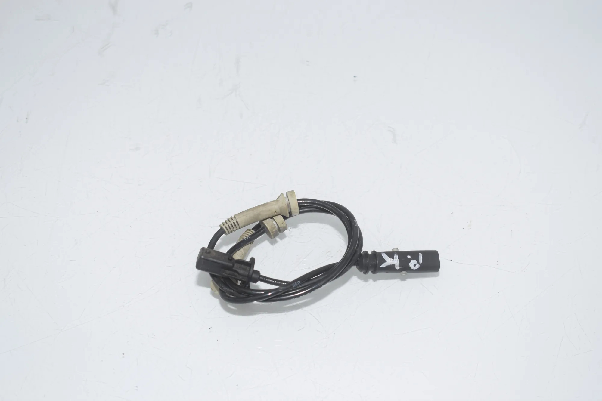 Front Left ABS Sensor – OEM 6859589 · BMW 5 (G30) (2016 - -) 540 i 2017