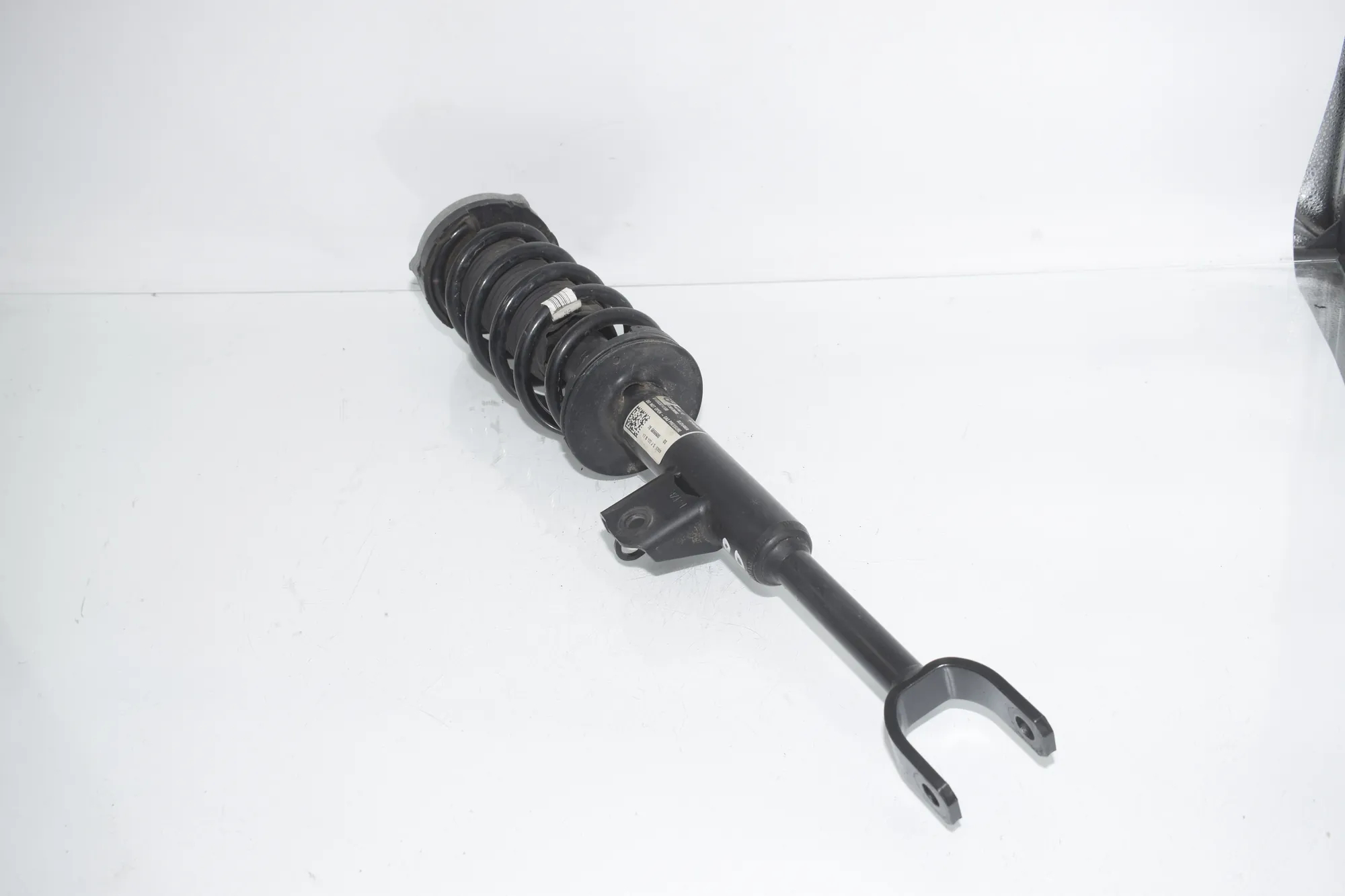 Front Right Shock Absorber – OEM 6866600 · BMW 5 (G30) (2016 - -) 540 i 2017 – 2