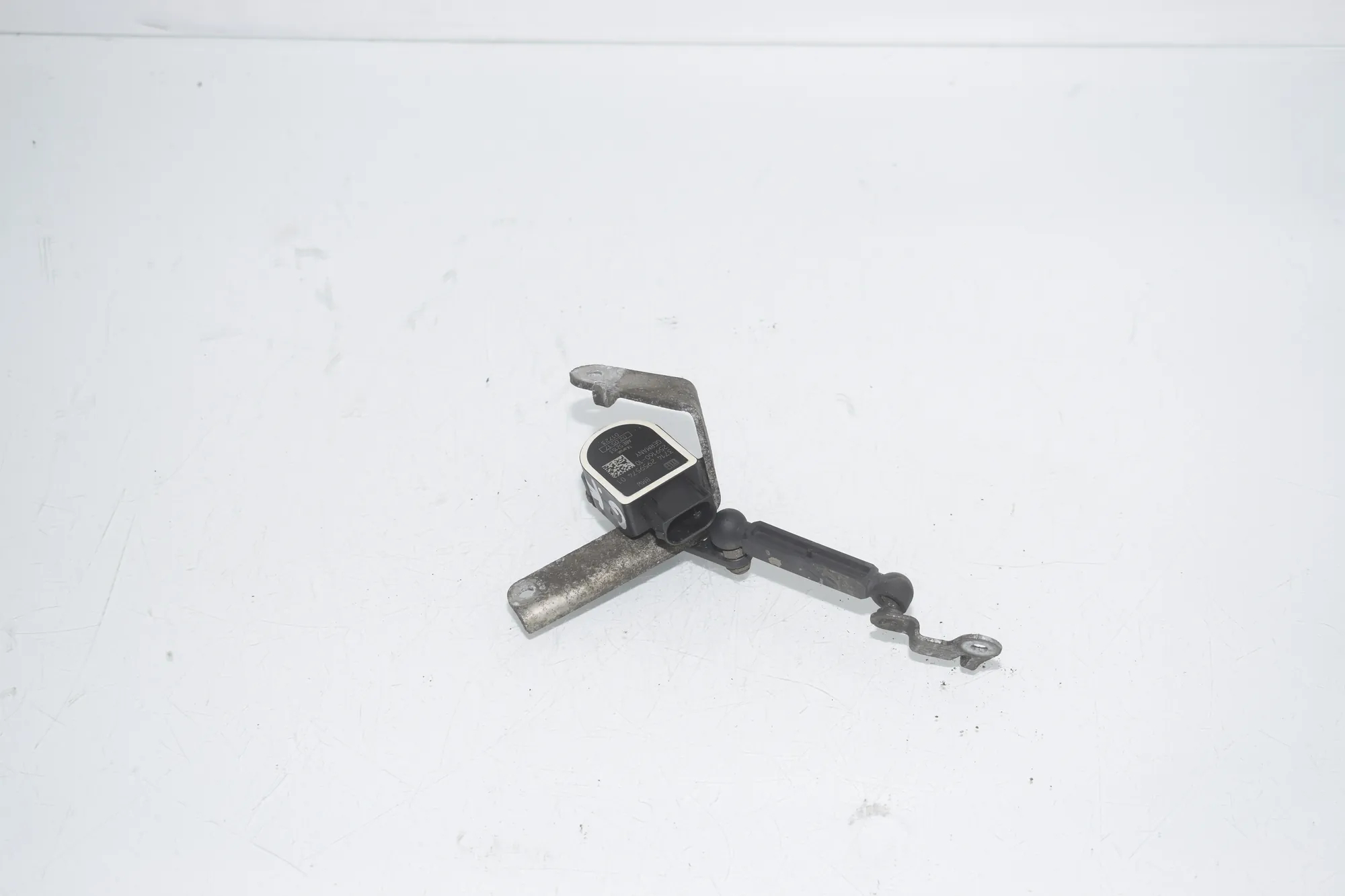 Rear Left Height Level Sensor – OEM 2959574 · BMW 5 (G30) (2016 - -) 540 i 2017