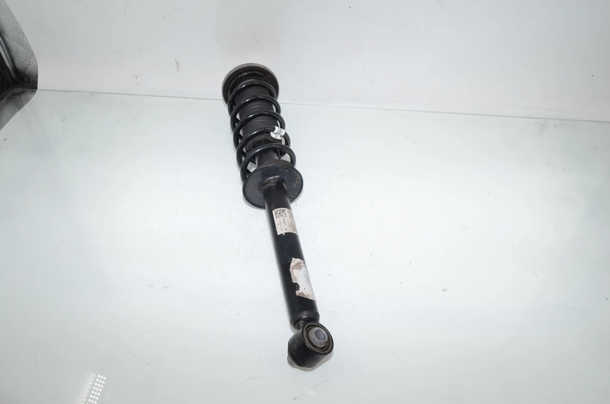 Rear Left Shock Absorber – OEM 6866617 · BMW 5 (G30) (2016 - -) 540 i 2017 – 2