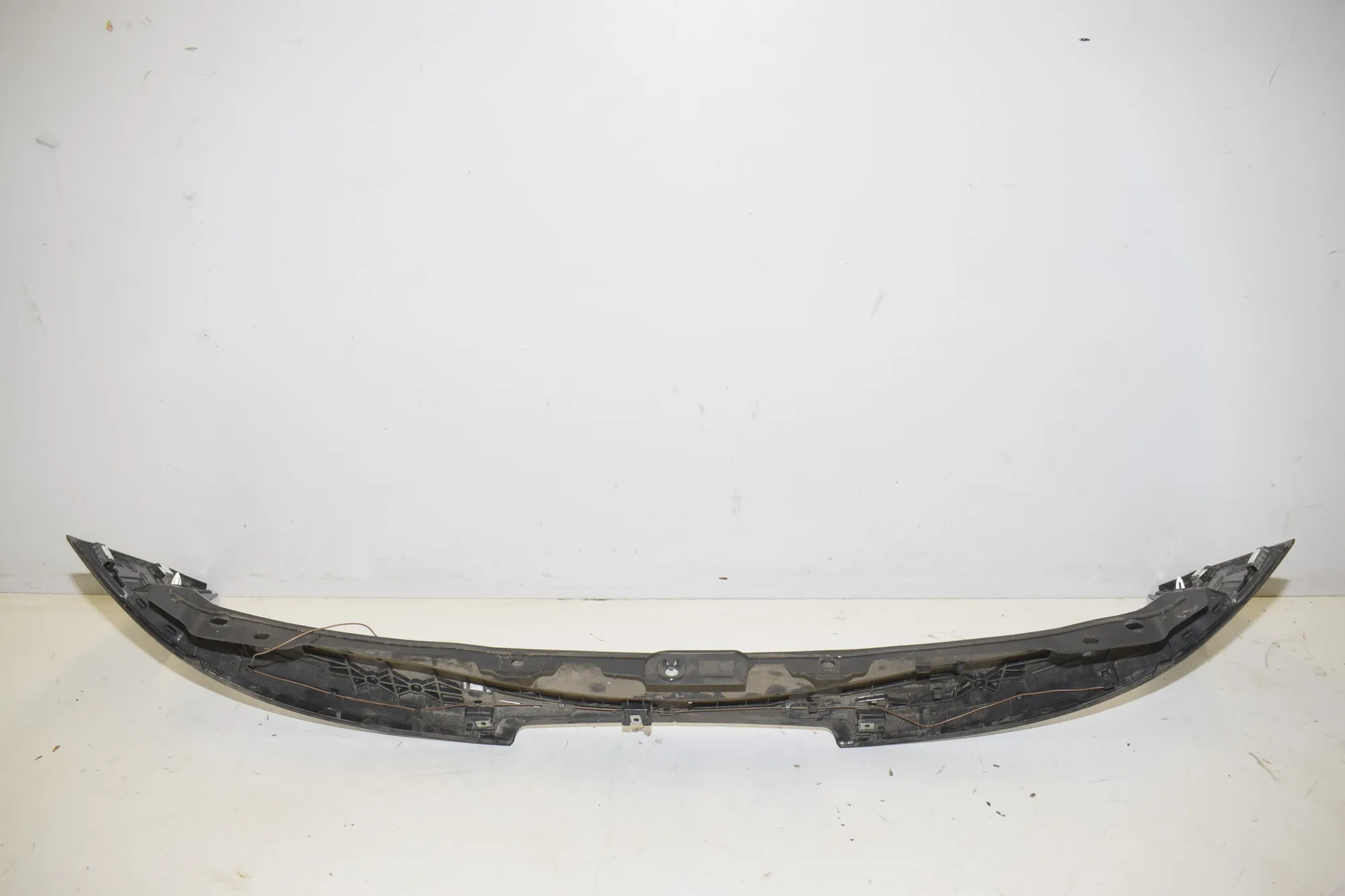 Tailgate Bootlid Spoiler – OEM 7360536 · BMW X1 (F48) sDrive 18 d 2019 – 2