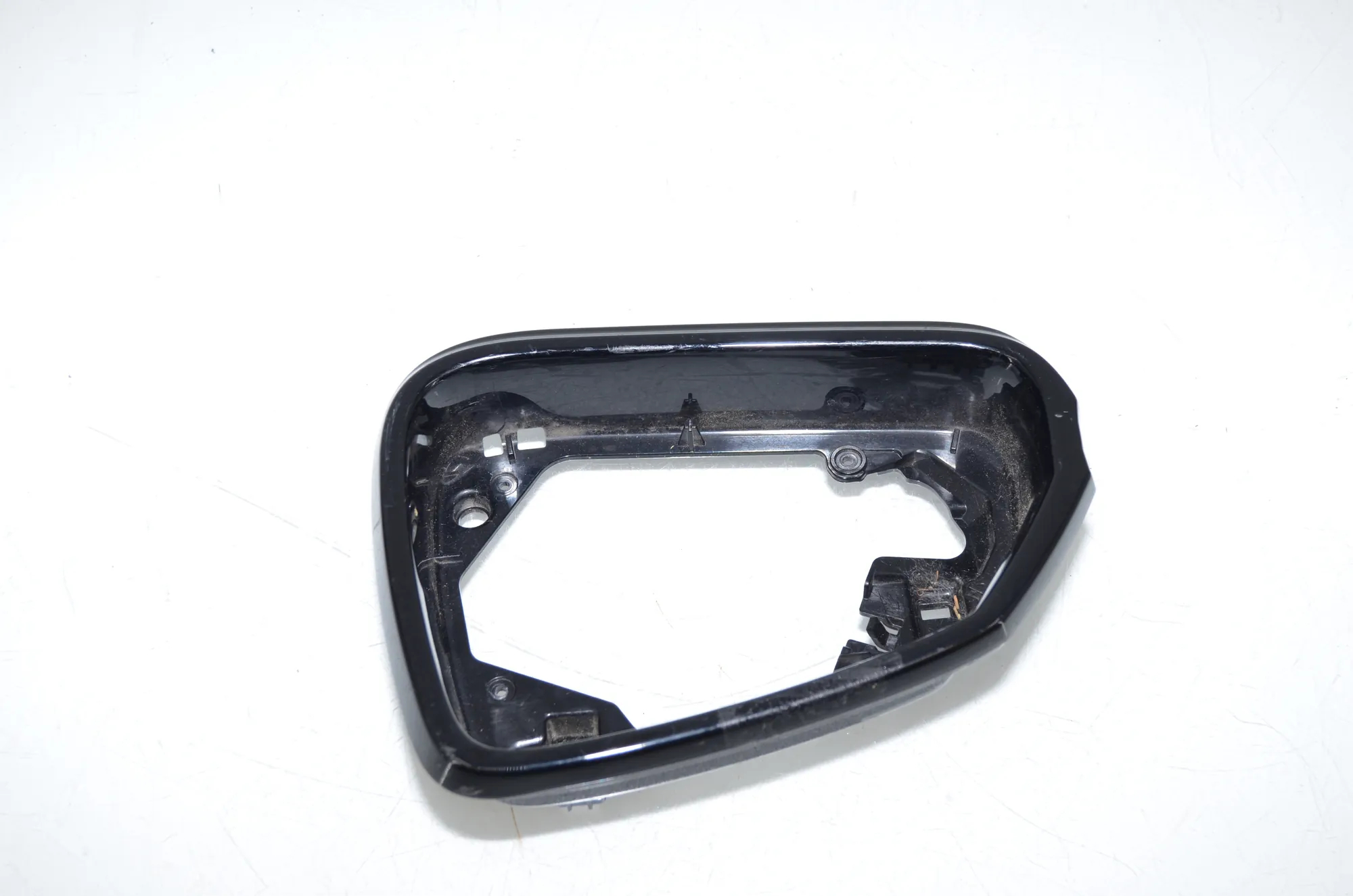 Front Left Mirror Trim – OEM 212931415 · BMW iX1 (U11 BEV) BMW iX1 (U11 BEV) iX1 eDrive 20 2024