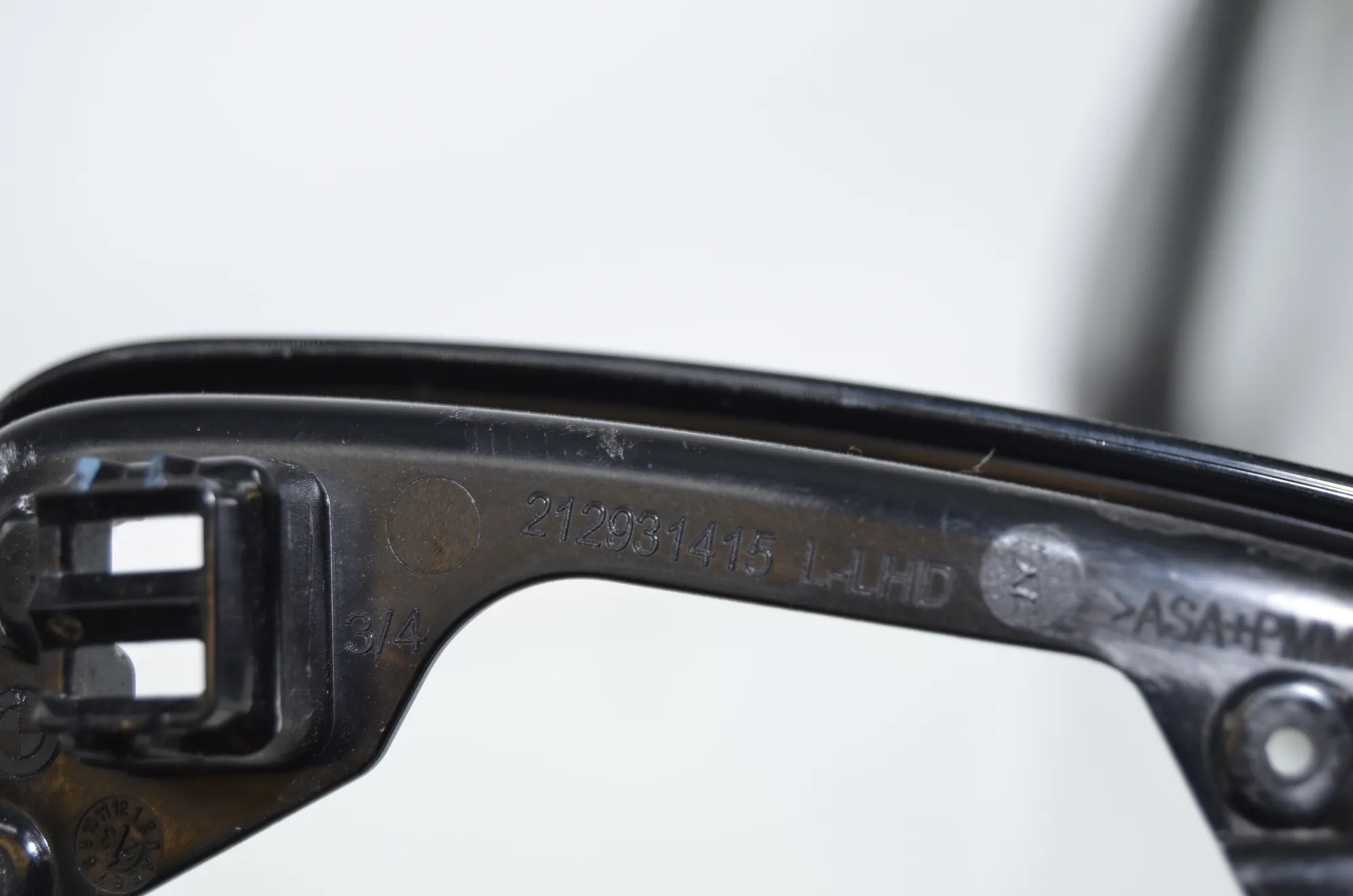 Front Left Mirror Trim – OEM 212931415 · BMW iX1 (U11 BEV) BMW iX1 (U11 BEV) iX1 eDrive 20 2024 – 5