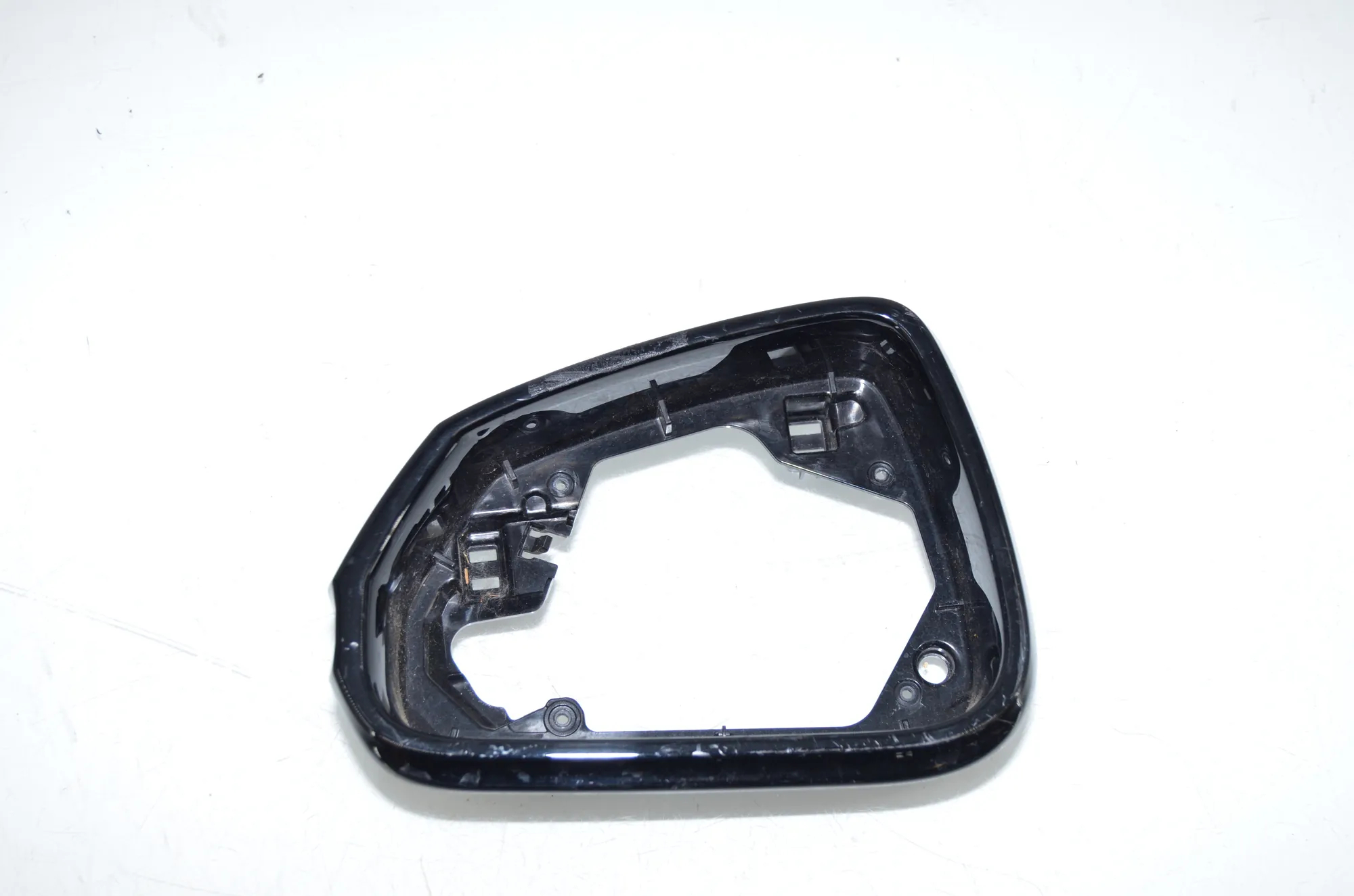 Front Left Mirror Trim – OEM 212931415 · BMW iX1 (U11 BEV) BMW iX1 (U11 BEV) iX1 eDrive 20 2024 – 2