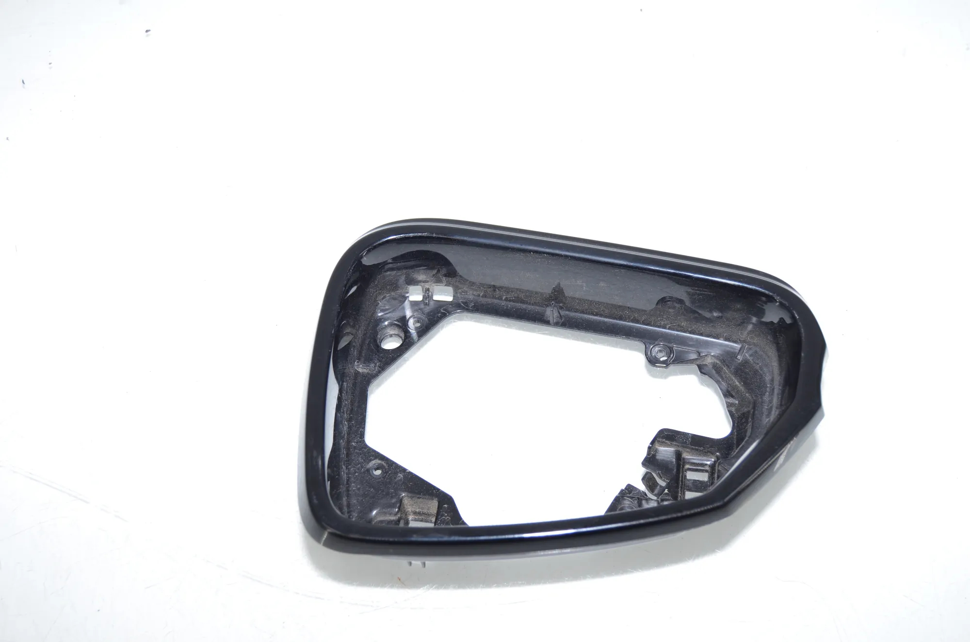 Front Left Mirror Trim – OEM 212931415 · BMW iX1 (U11 BEV) BMW iX1 (U11 BEV) iX1 eDrive 20 2024