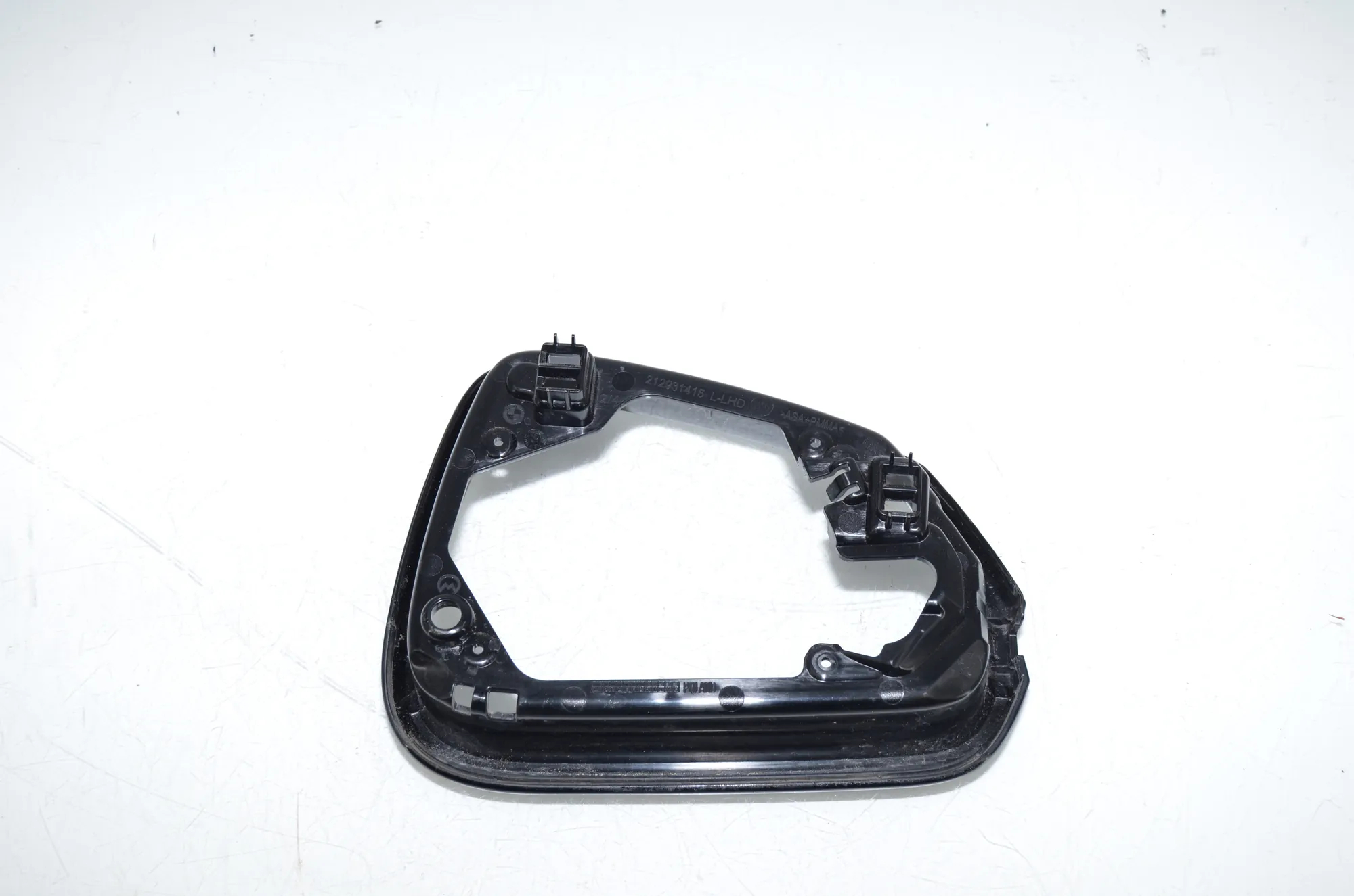 Front Left Mirror Trim – OEM 212931415 · BMW iX1 (U11 BEV) BMW iX1 (U11 BEV) iX1 eDrive 20 2024 – 4