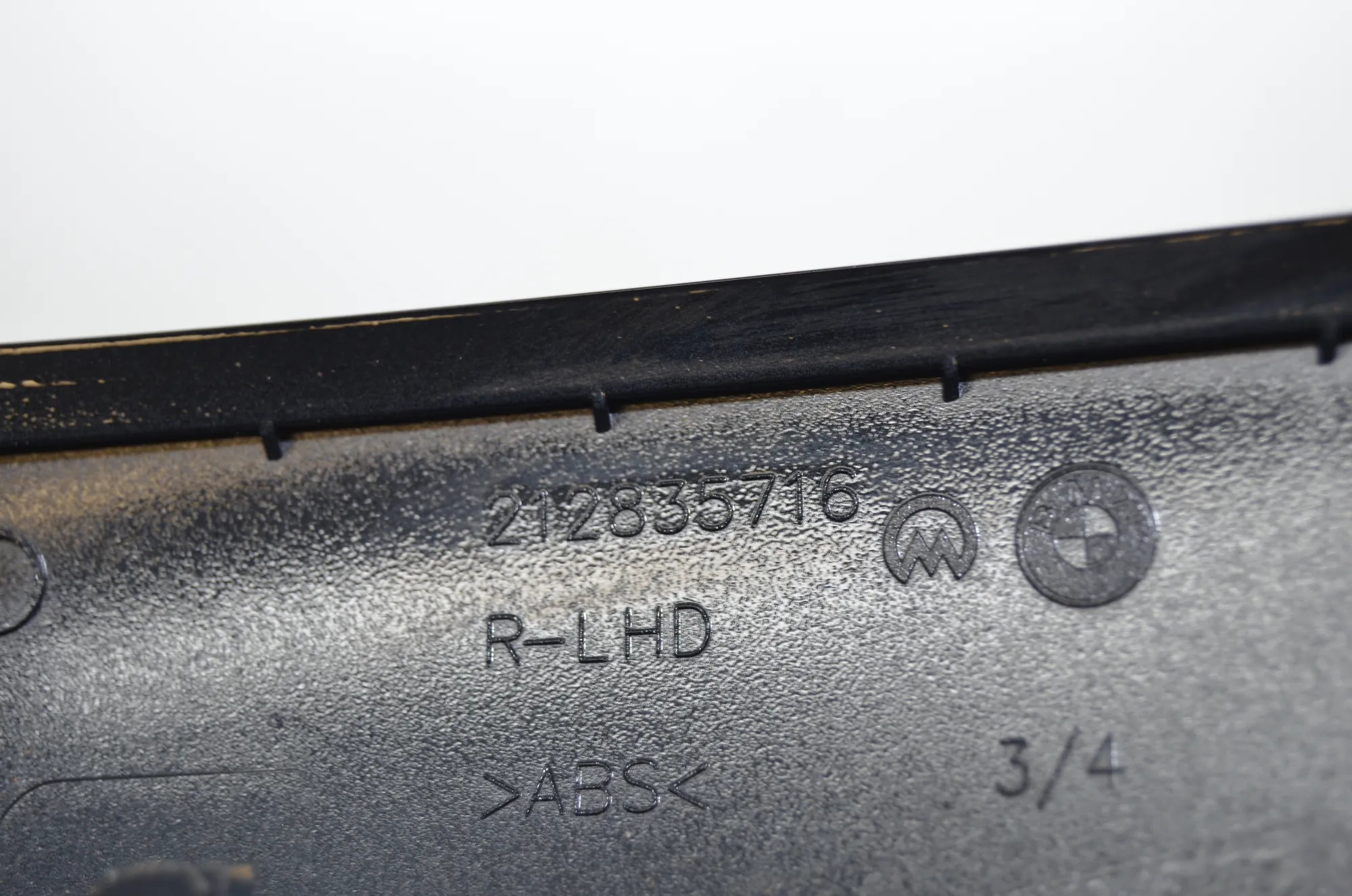 Front Right Mirror Trim – OEM 212835716 · BMW iX1 (U11 BEV) BMW iX1 (U11 BEV) iX1 eDrive 20 2024 – 5