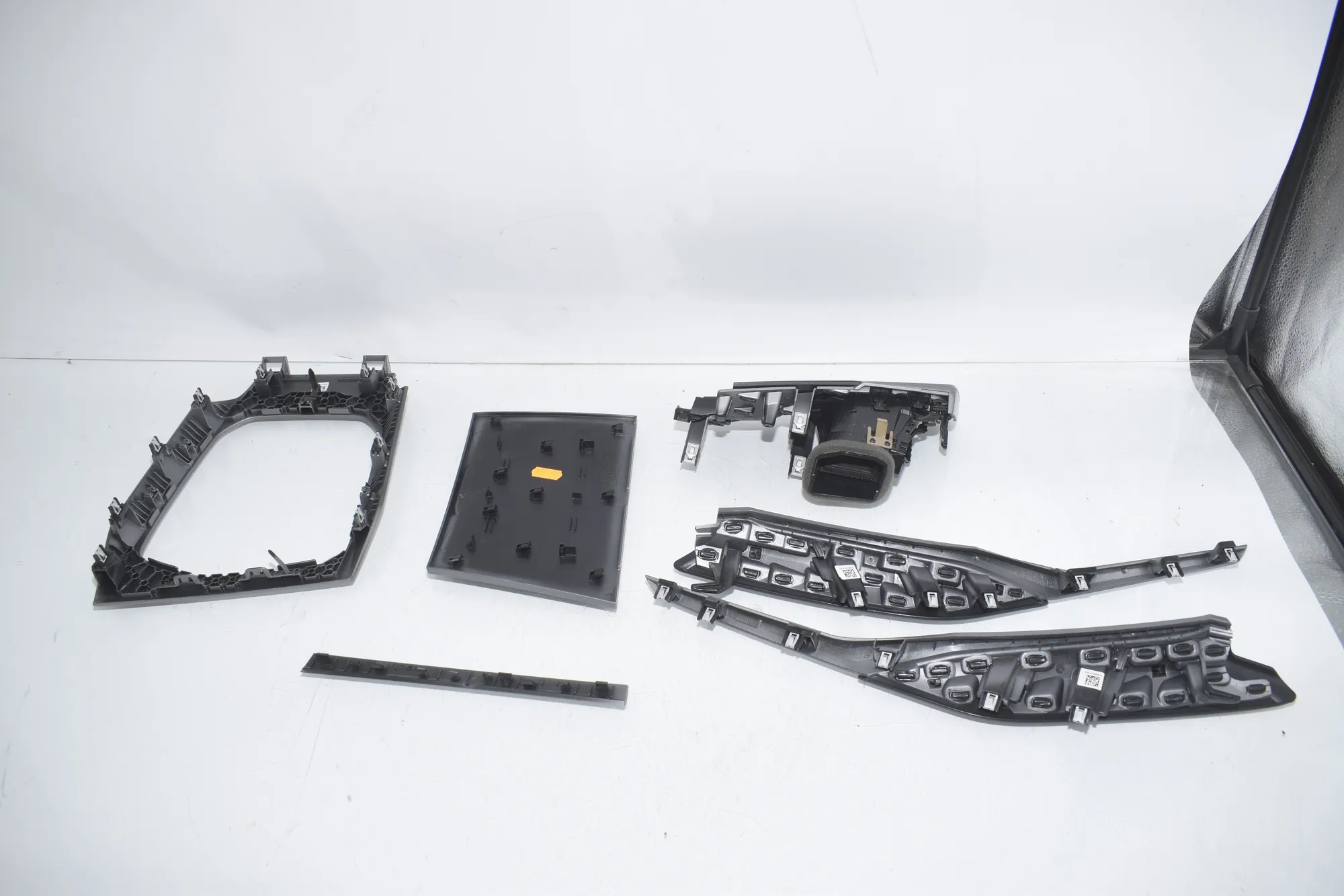 Interior Trim Strips Kit – OEM 6806780 · BMW 3 Touring (G21) (2019 - -) 320 i 2023 – 3