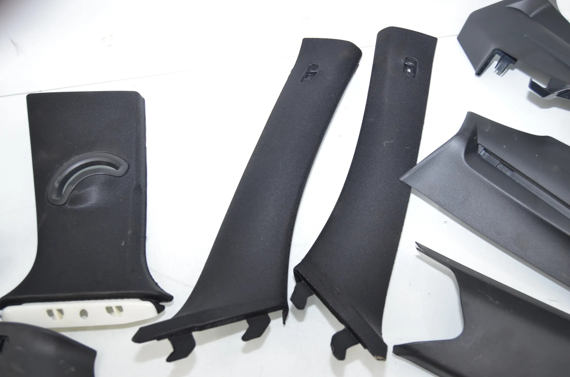 Interior Side Pillars Trim Kit – OEM 7433241 · BMW 3 Touring (G21) (2019 - -) 320 i 2023 – 3
