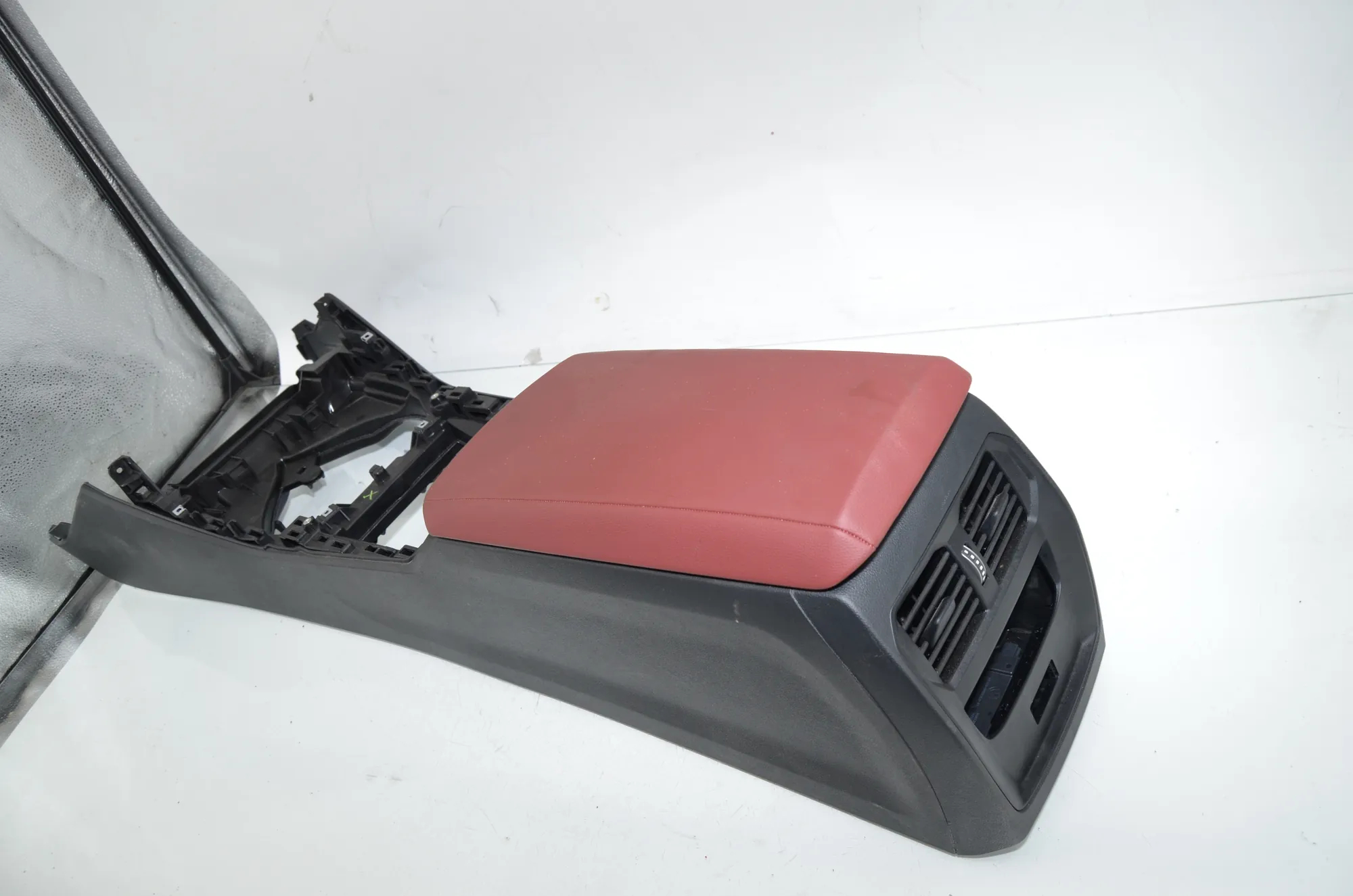 Center Console – OEM 6996833 · BMW 3 Touring (G21) (2019 - -) 320 i 2023 – 2