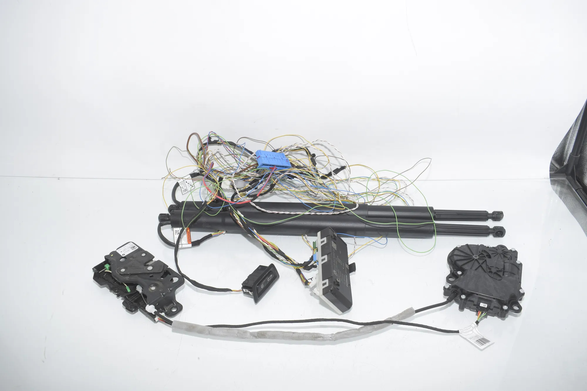 Electric Tailgate Opening Kit – OEM 5A64025 · BMW 3 Touring (G21) (2019 - -) 320 i 2023