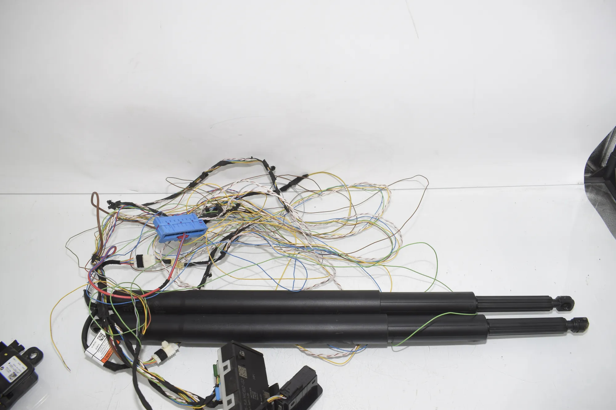 Electric Tailgate Opening Kit – OEM 5A64025 · BMW 3 Touring (G21) (2019 - -) 320 i 2023 – 10