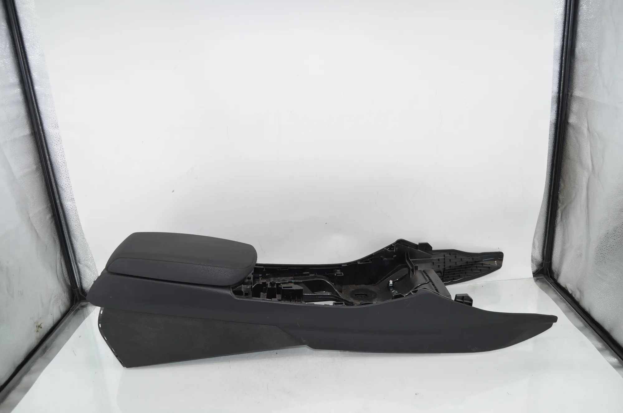 Center Console – OEM 9204251 · BMW X3 (F25) xDrive 20 d 2012