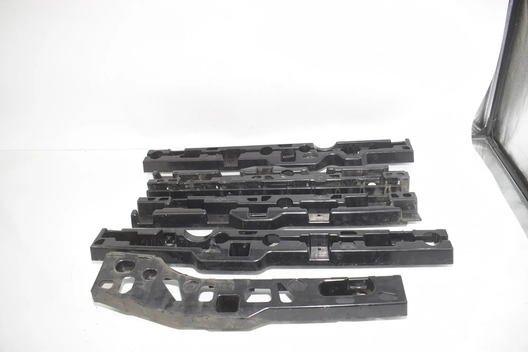 Sideskirt Bracket – OEM 7387348 · BMW 5 (G30) (2016 - -) 540 i 2017