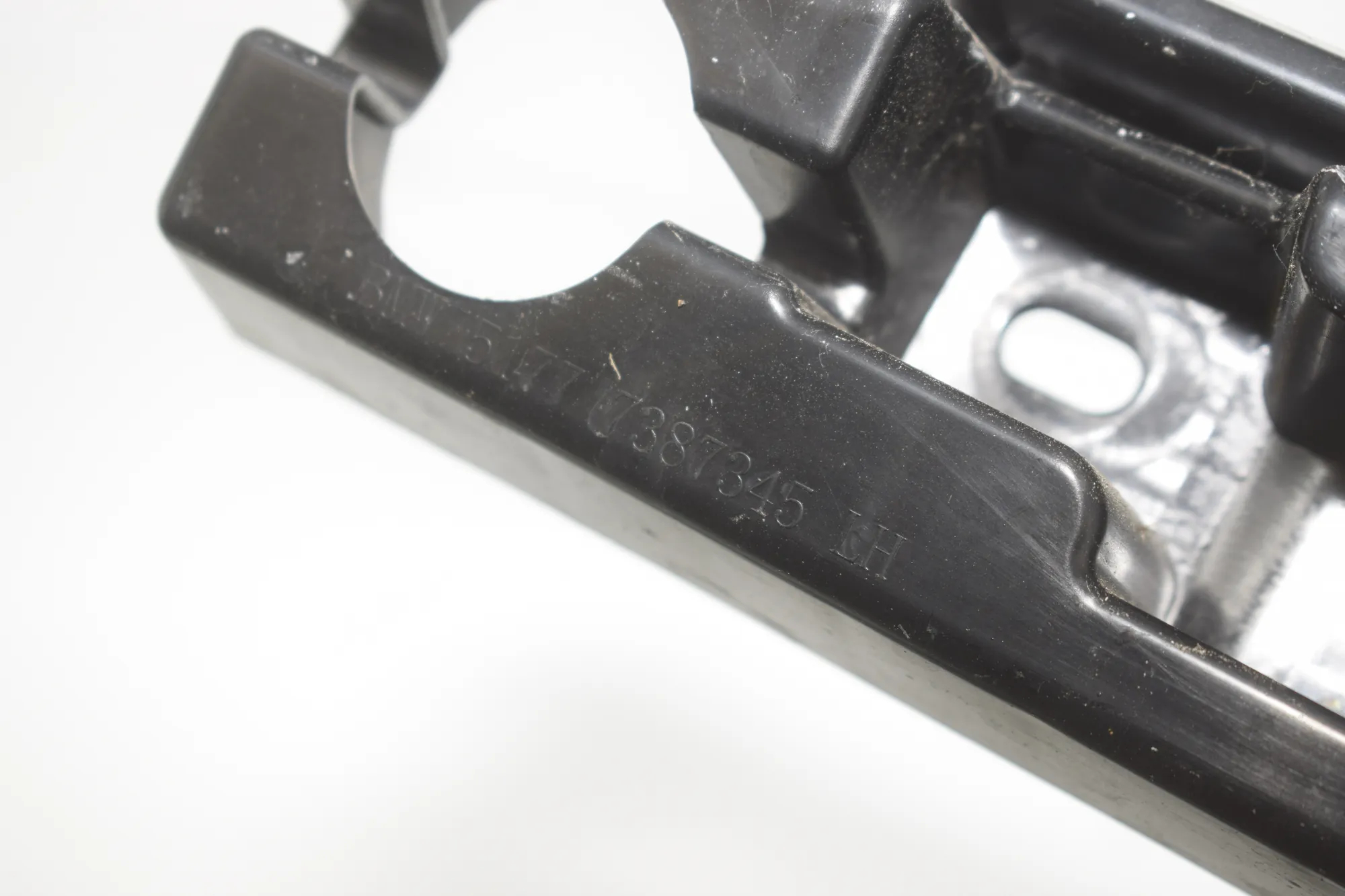 Sideskirt Bracket – OEM 7387348 · BMW 5 (G30) (2016 - -) 540 i 2017 – 7