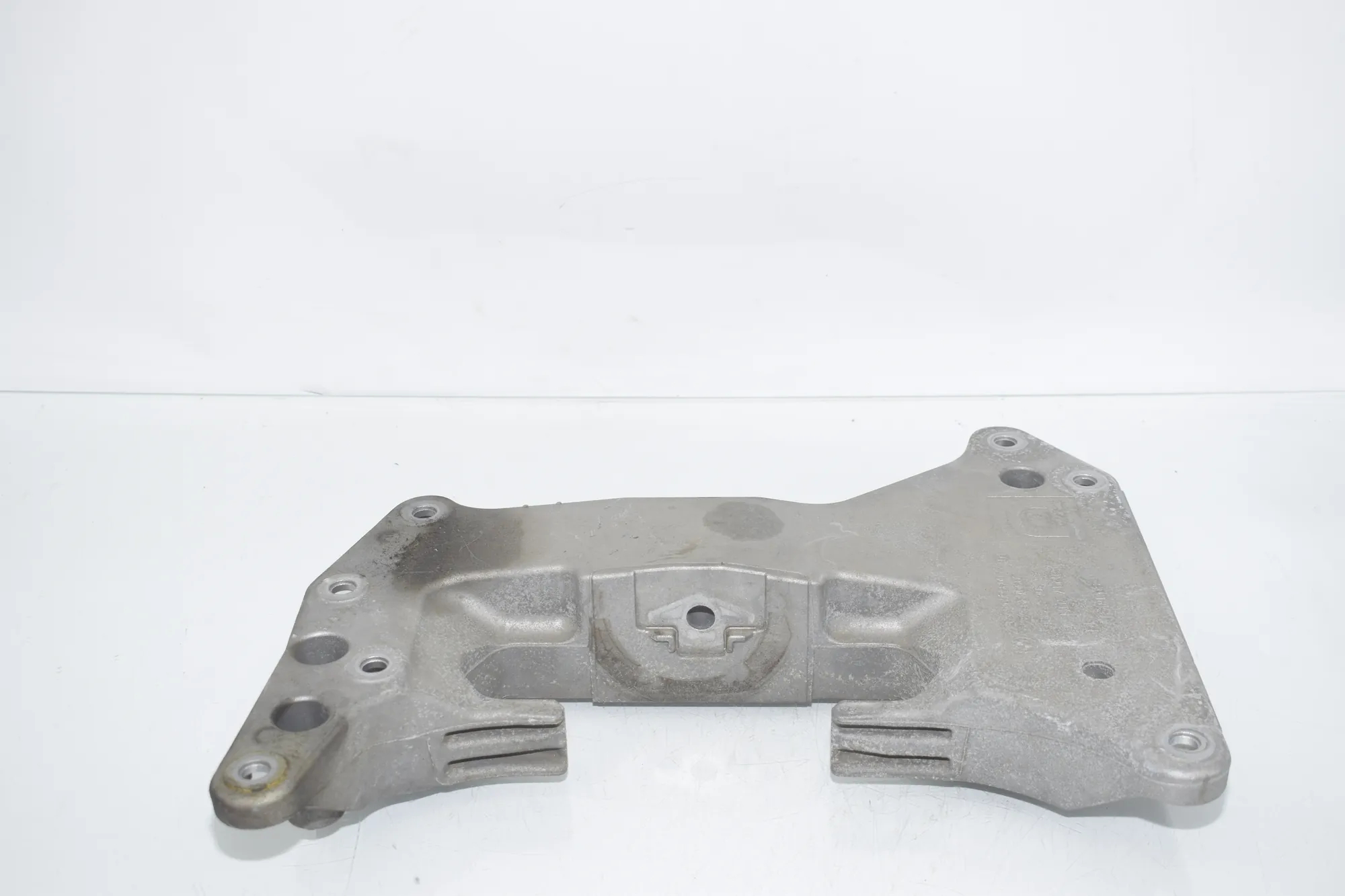 Gearbox Mount Bracket – OEM 6870602 · BMW 5 (G30) (2016 - -) 540 i 2017