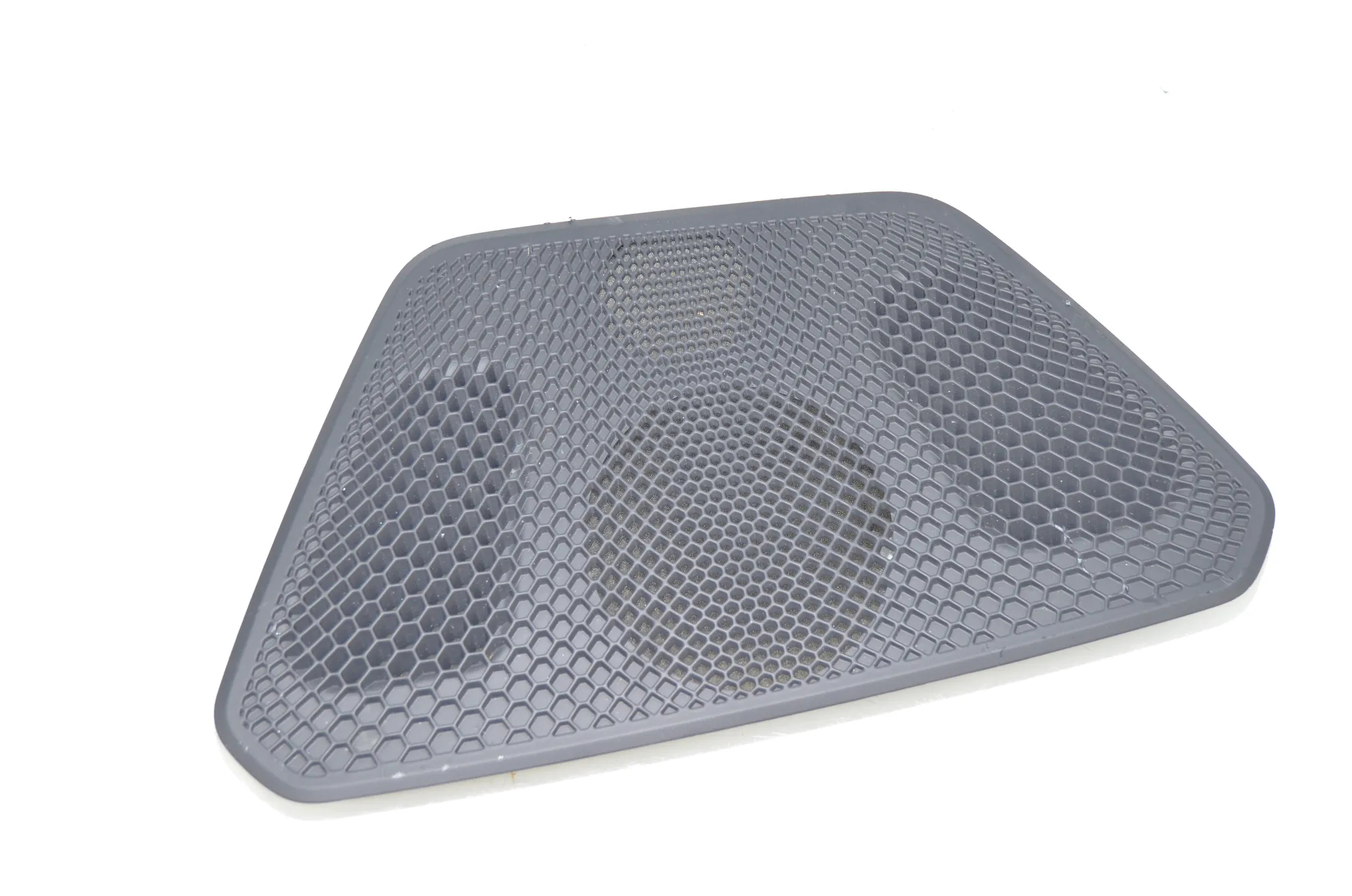 Loudspeaker Cover – OEM 9621896 · BMW 3 Touring (G21) (2019 - -) 320 i 2023 – 2