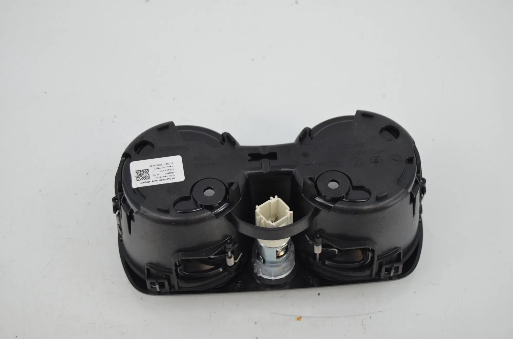 Cup Holder – OEM 6809803 · BMW 3 Touring (G21) (2019 - -) 320 i 2023 – 4