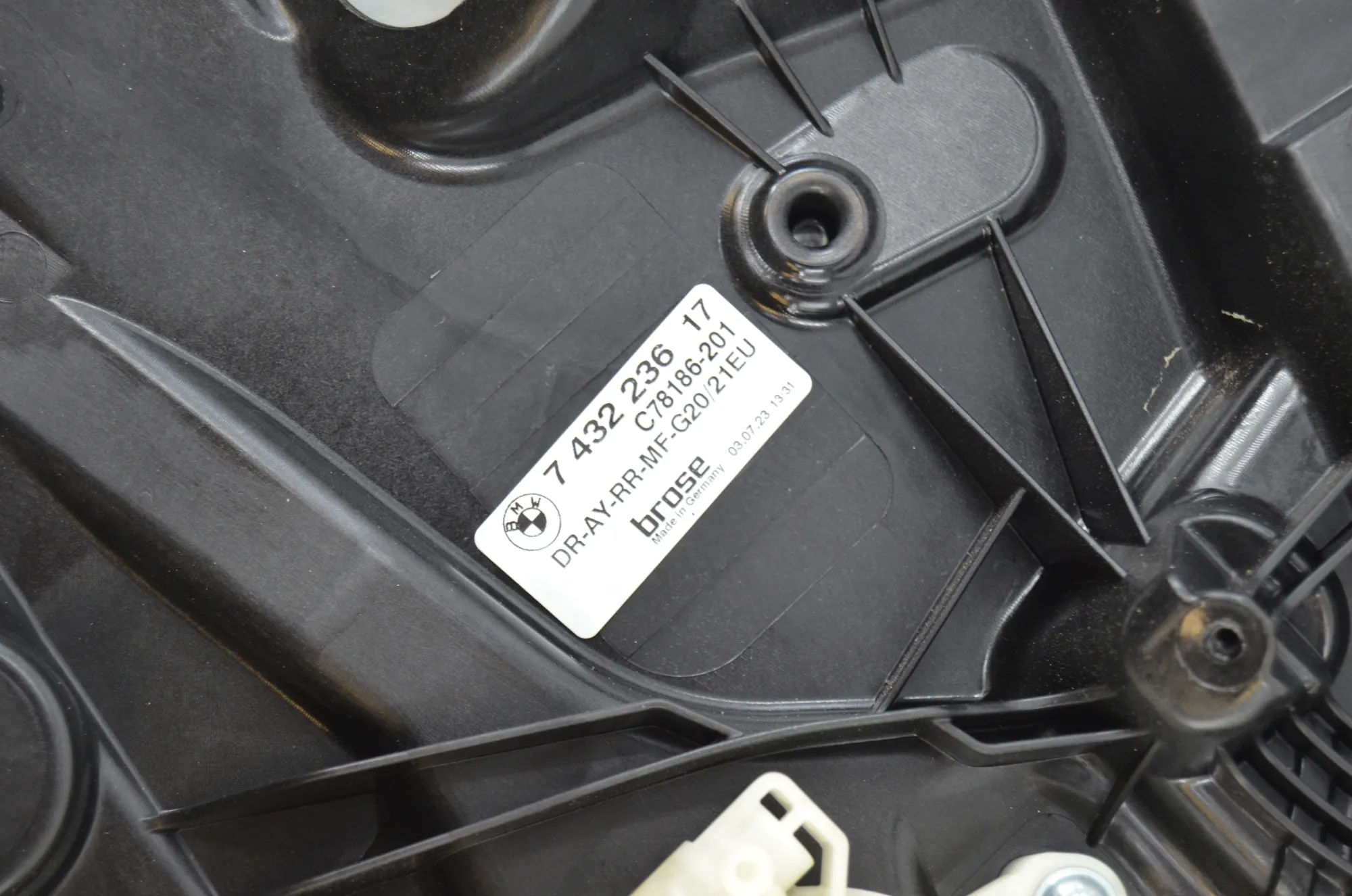 Rear Right Door Window Regulator – OEM 7432236 · BMW 3 Touring (G21) (2019 - -) 320 i 2023 – 5