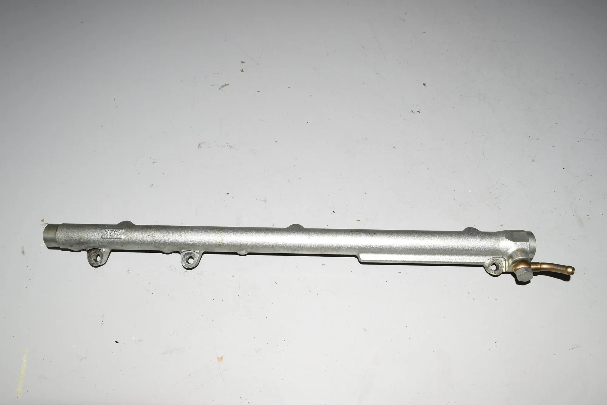 Fuel Rail – OEM 7788679 · BMW X5 (E53) BMW X5 (E53) 2004 – 2