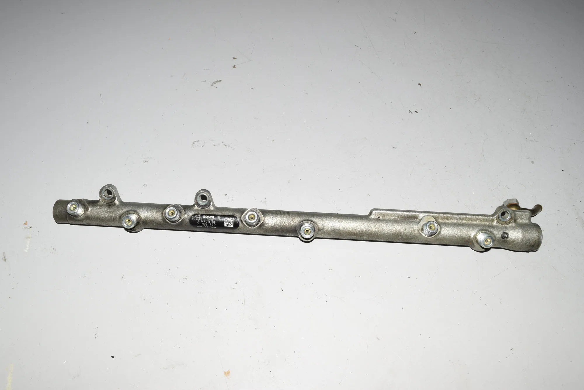Fuel Rail – OEM 7788679 · BMW X5 (E53) BMW X5 (E53) 2004