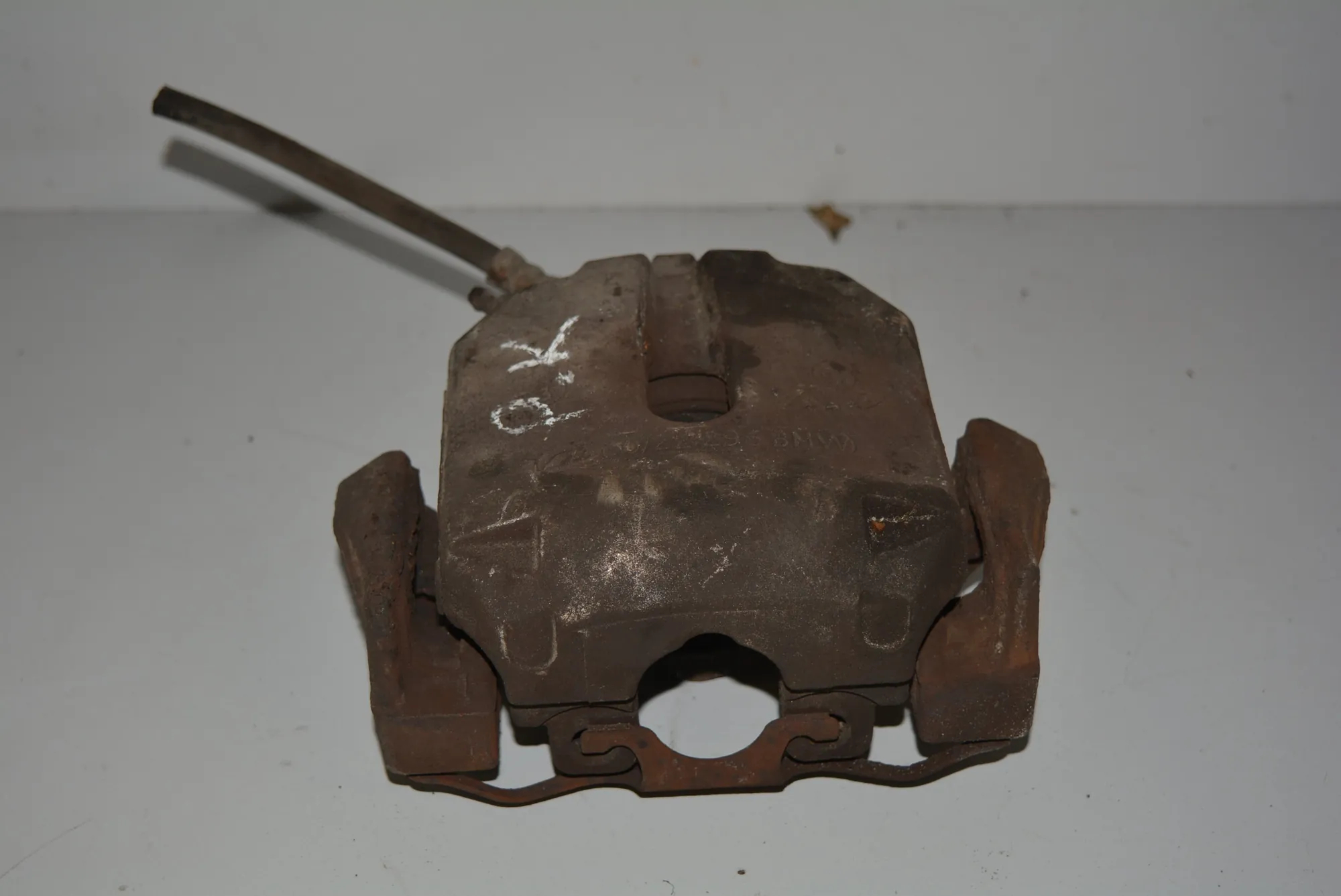 Front Left Brake Caliper · BMW 5 (E39) 520 i 2003 – 3