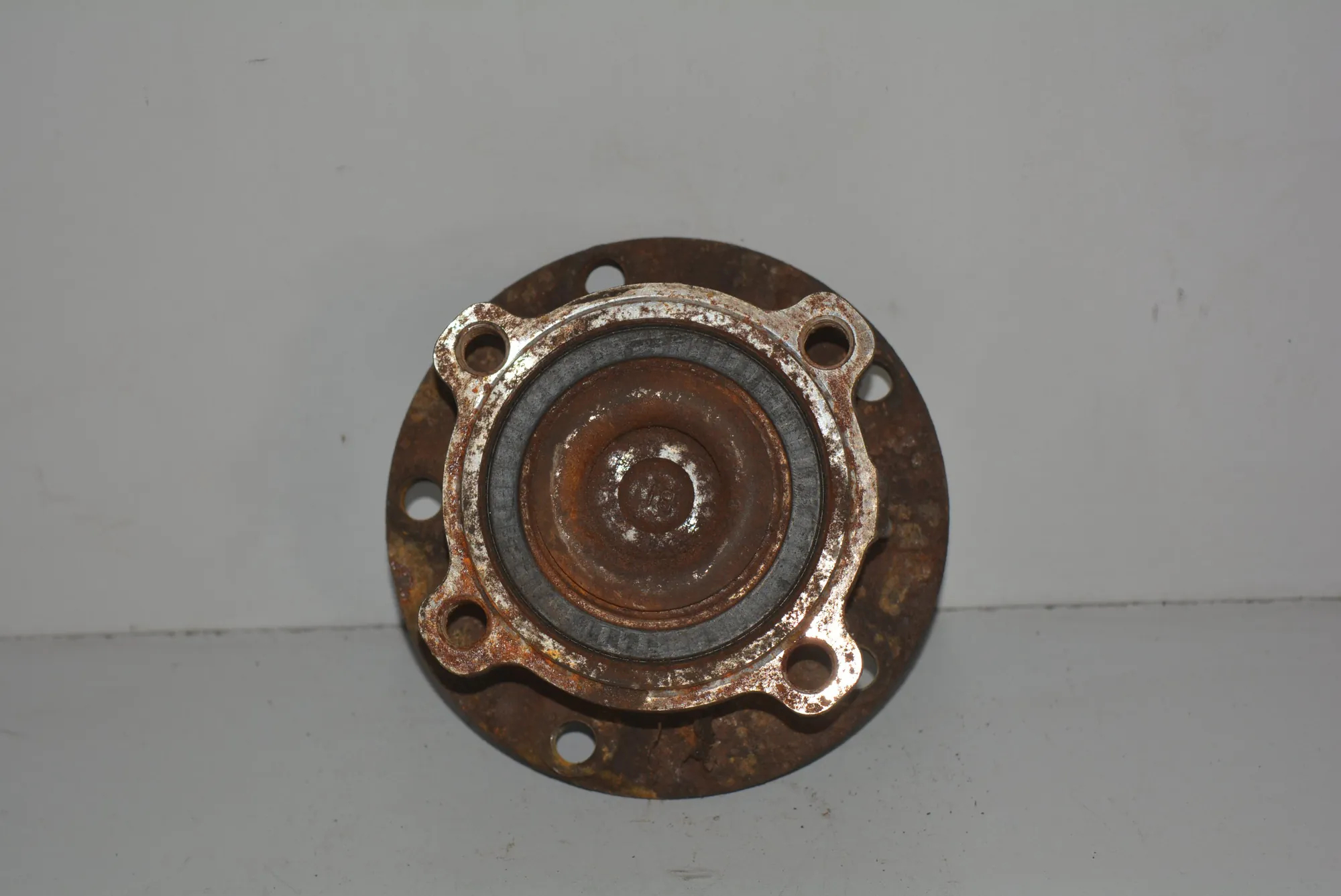 Front Right Wheel Bearing · BMW 5 (E39) 520 i 2003