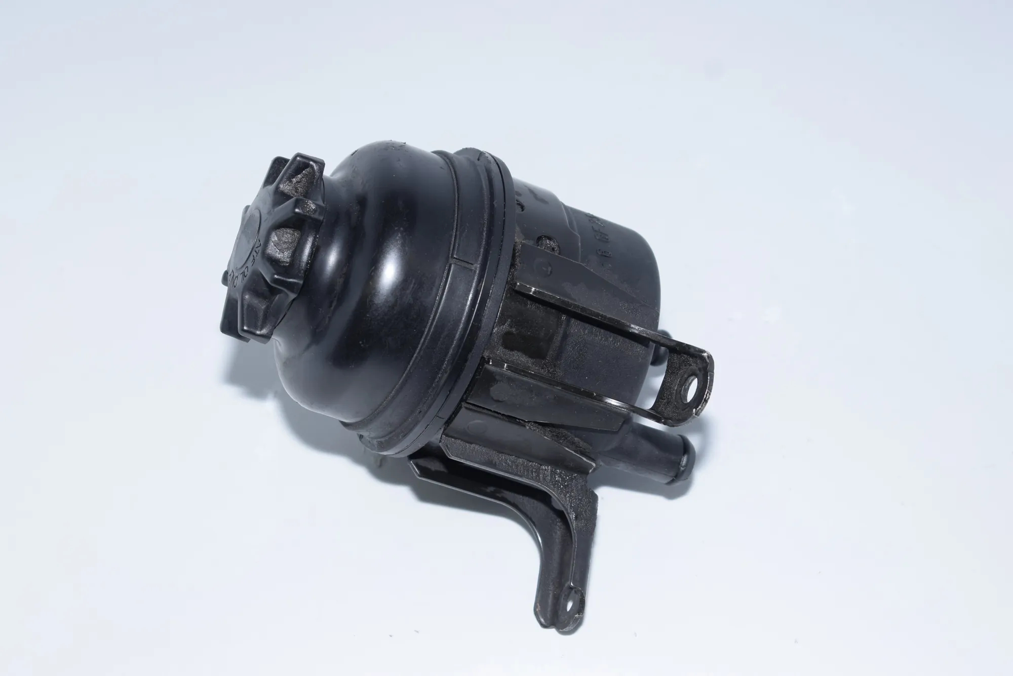 Power Steering Pump Tank – OEM NA · BMW 5 (E39) 520 i 1998 – 3