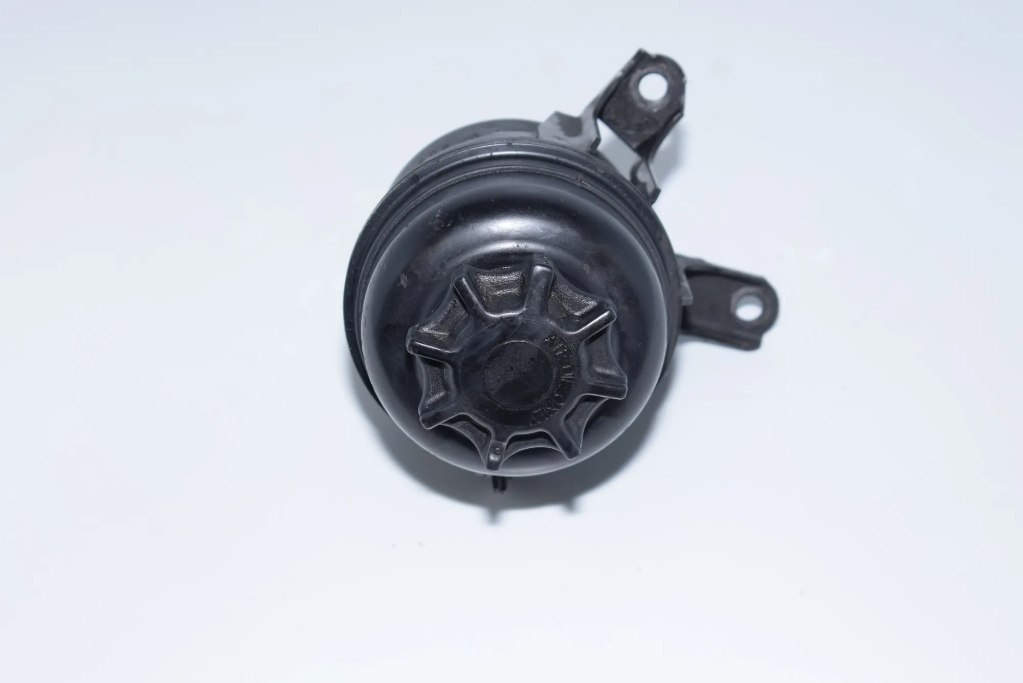 Power Steering Pump Tank – OEM NA · BMW 5 (E39) 520 i 1998 – 4