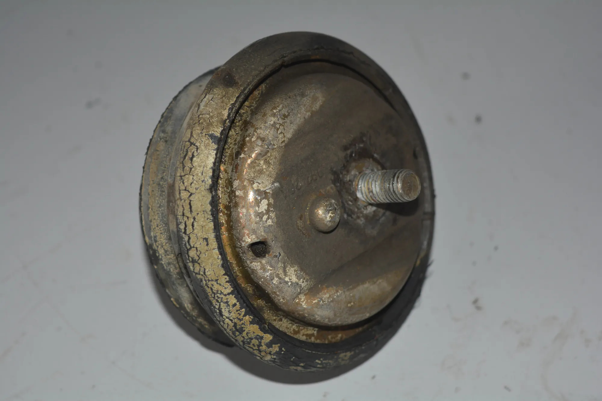 Left Side Engine Mount · BMW 5 (E39) 520 i 1998