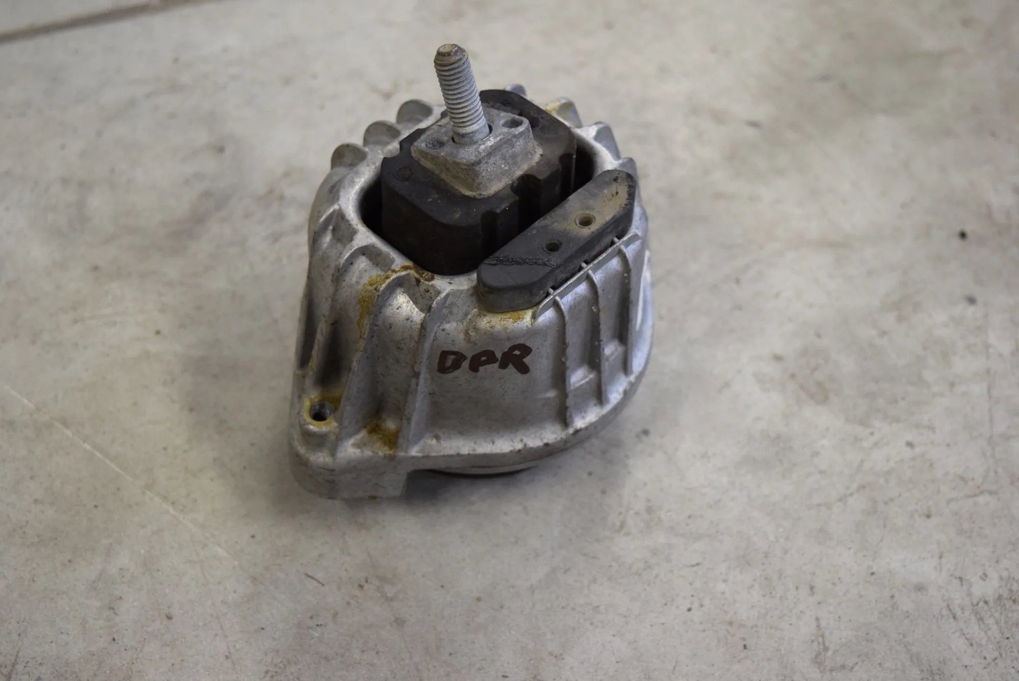 Right Side Engine Mount – OEM 13981112 · BMW 1 (E87) 118 d 2008