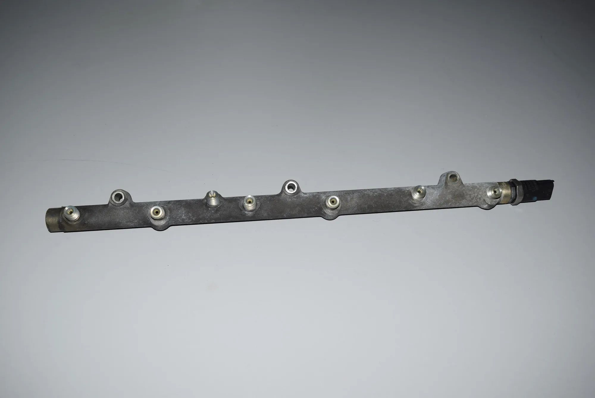 Fuel Rail – OEM 0445215 · BMW 5 (E39) 530 d 1999