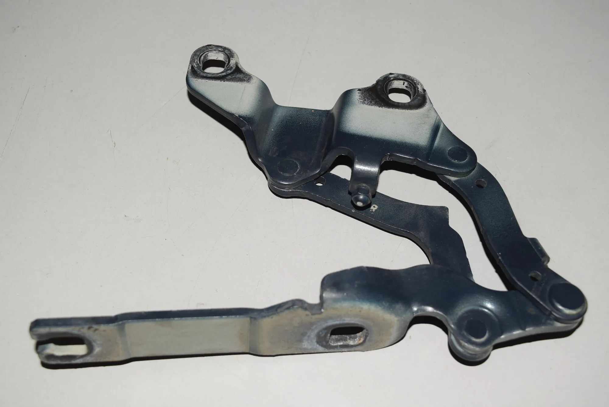 Front Right Bonnet Hinge – OEM 7115264 · BMW 3 (E90) 320 d 2005 – 2