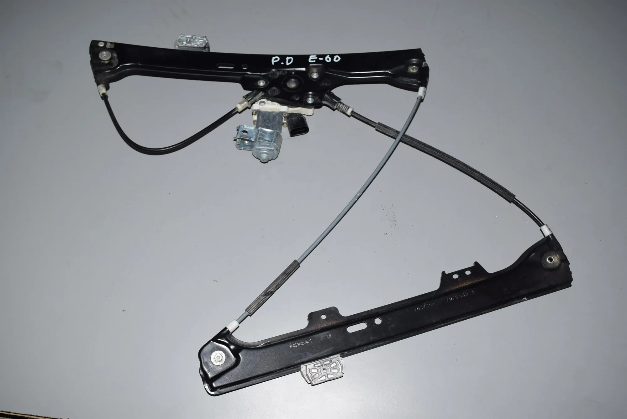 Front Right Door Window Regulator – OEM 7075668 · BMW 5 (E60) 545 i 2003