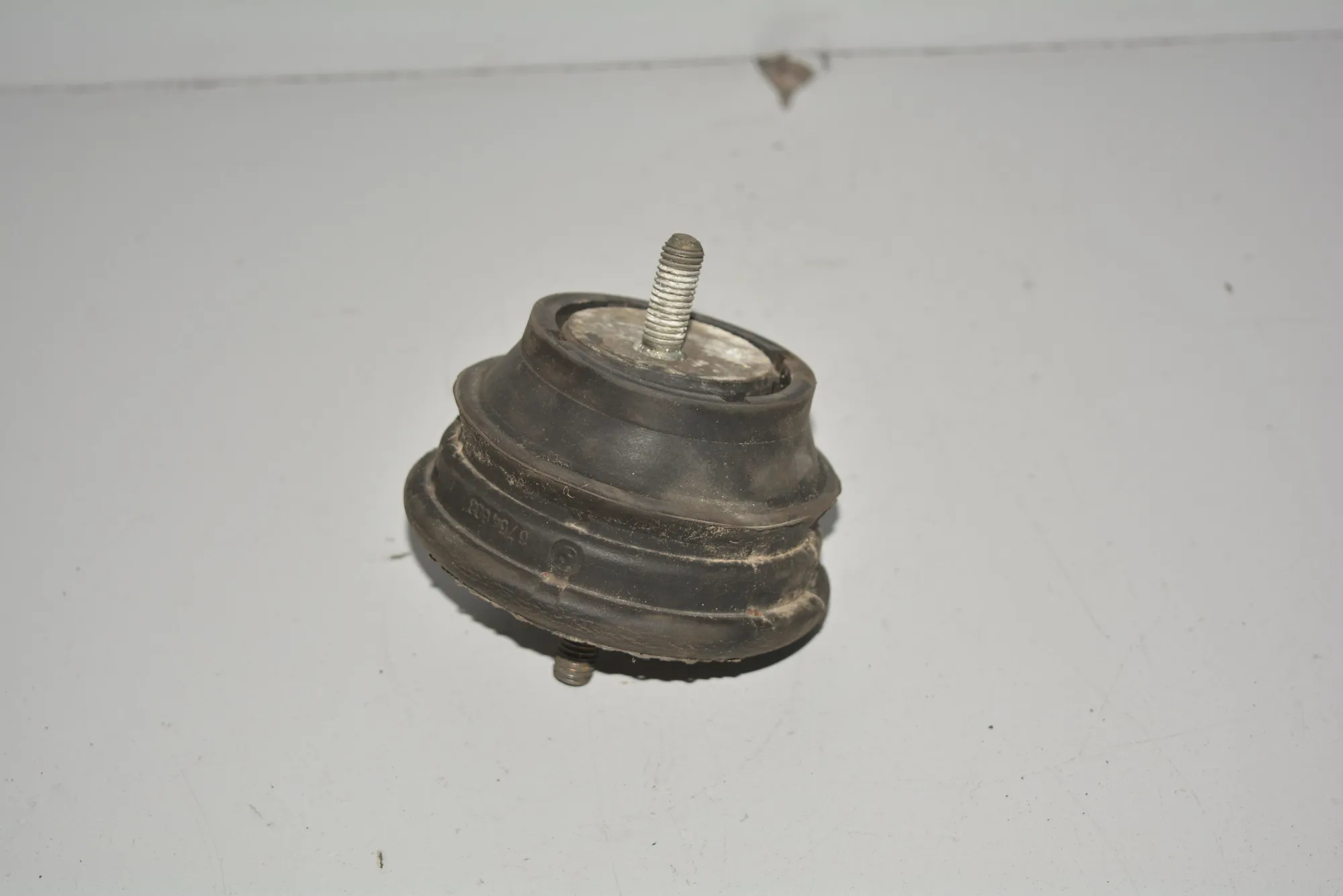 Right Side Engine Mount · BMW 5 (E39) 525 i 2001