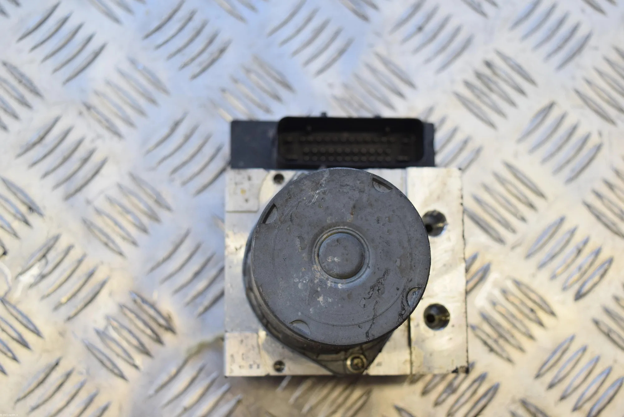 ABS Pump – OEM 6768646 · BMW 5 (E60) BMW 5 (E60) 2004