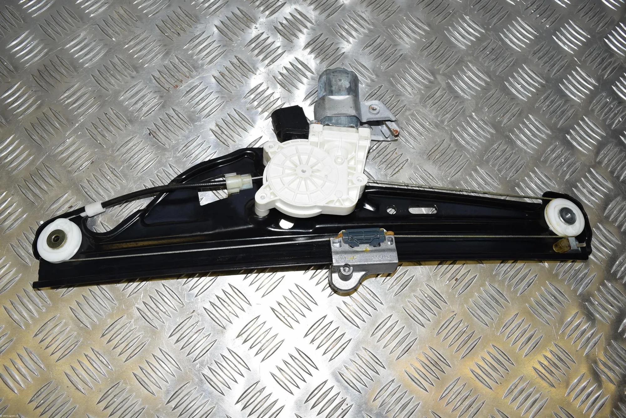 Rear Right Door Window Regulator – OEM 7034388 · BMW 5 Touring (E61) BMW 5 Touring (E61) 2005 – 2