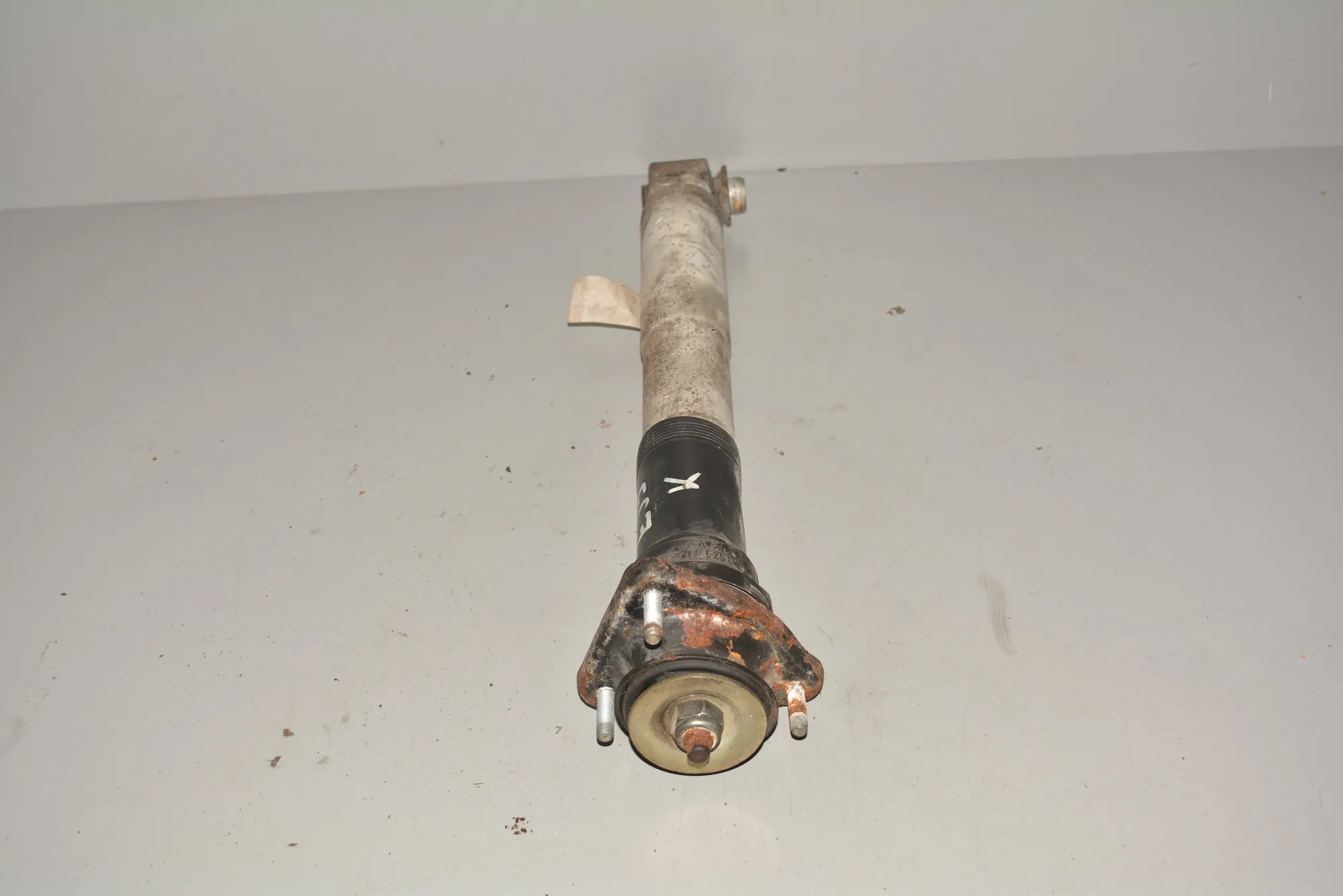 Rear Left Shock Absorber · BMW 5 (E39) 1997 – 2