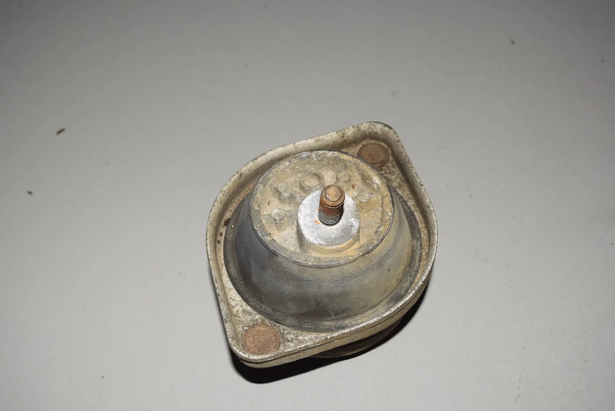 Left Side Engine Mount · BMW 5 (E39) 2000 – 2
