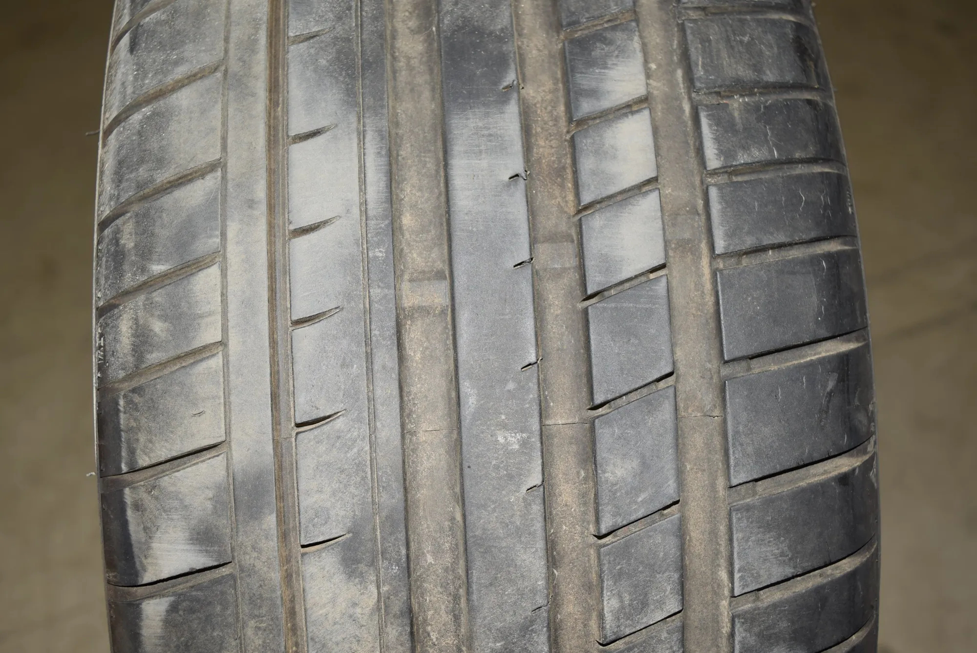 Tire · BMW 3 (E46) 330 i 2000 – 6