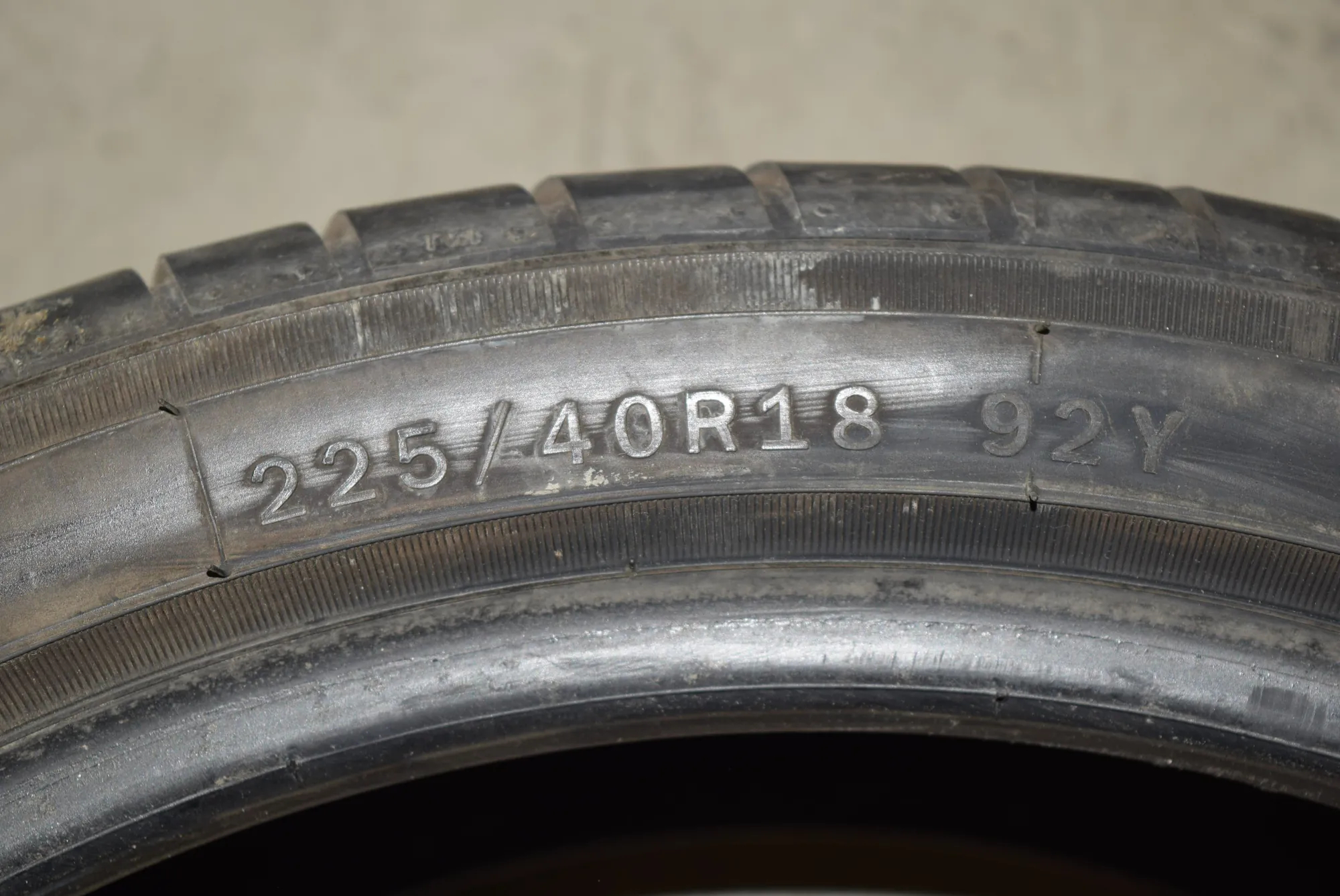 Tire · BMW 3 (E46) 330 i 2000 – 4