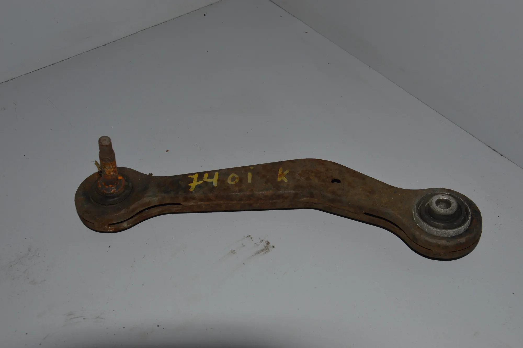 Rear Left Control Arm – OEM 000 · BMW 7 (E38) 740 i, iL 1999 – 2
