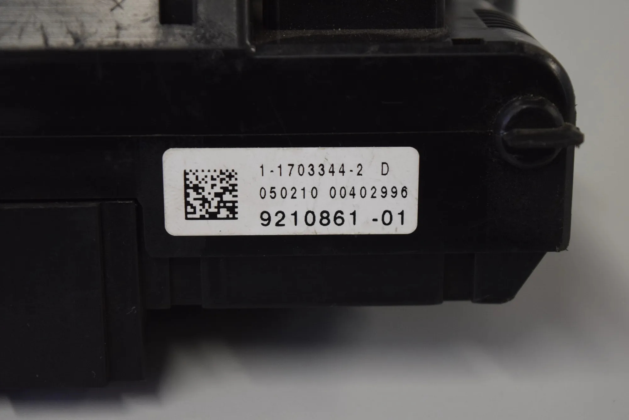 Fuse Box – OEM 9210861 · BMW 5 (F10) BMW 5 (F10) 2010 – 2