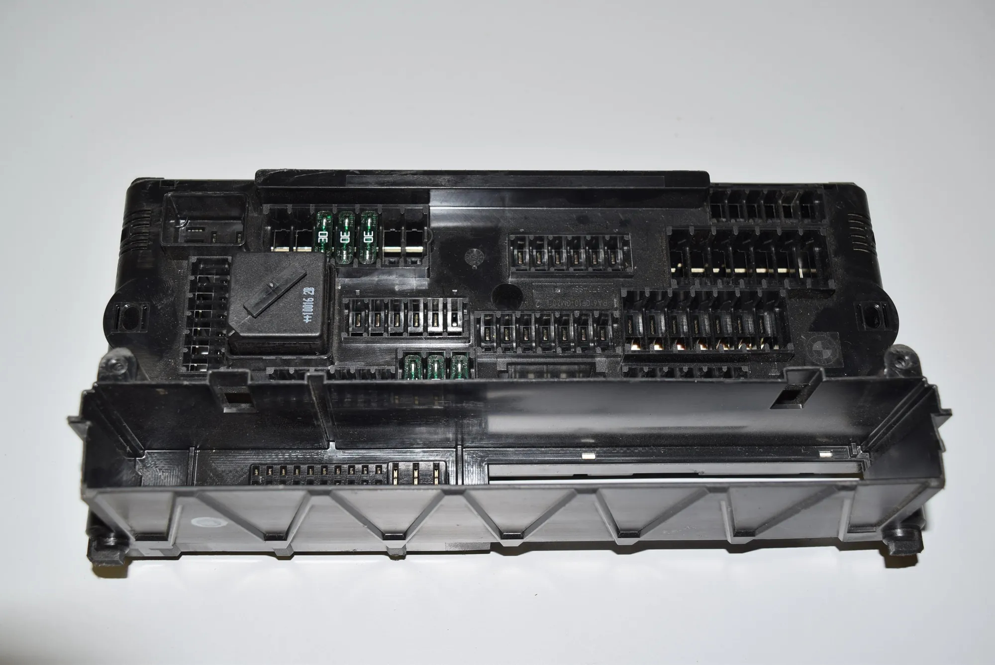Fuse Box – OEM 9210861 · BMW 5 (F10) BMW 5 (F10) 2010
