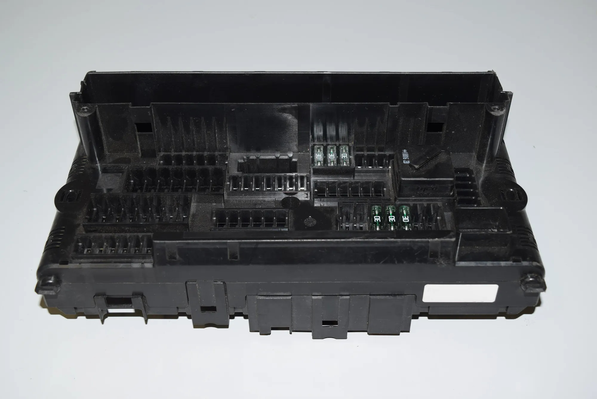 Fuse Box – OEM 9210861 · BMW 5 (F10) BMW 5 (F10) 2010 – 4