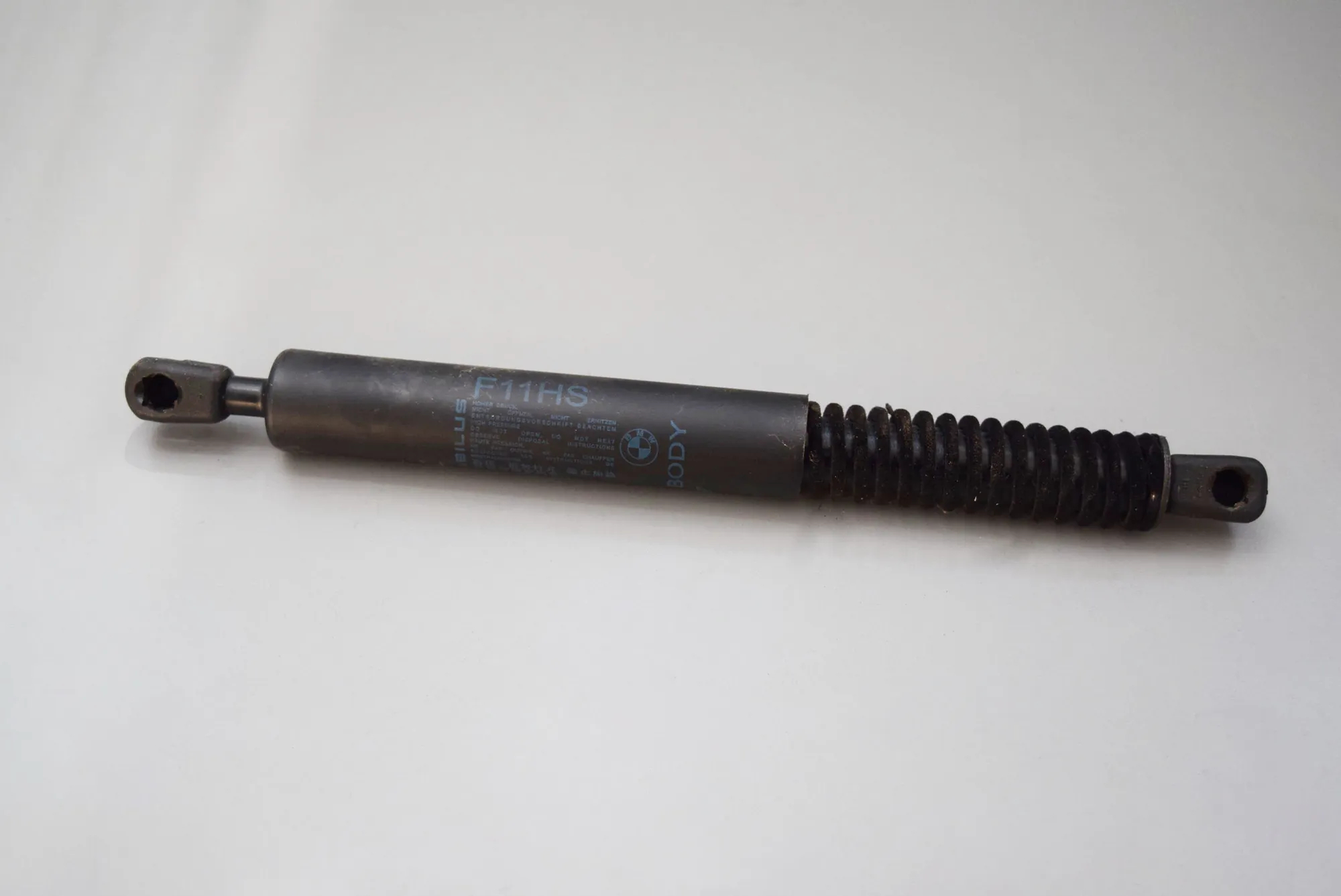 Left Side Tailgate Gas Strut – OEM 7210557 · BMW 5 Touring (F11) BMW 5 Touring (F11) 2010