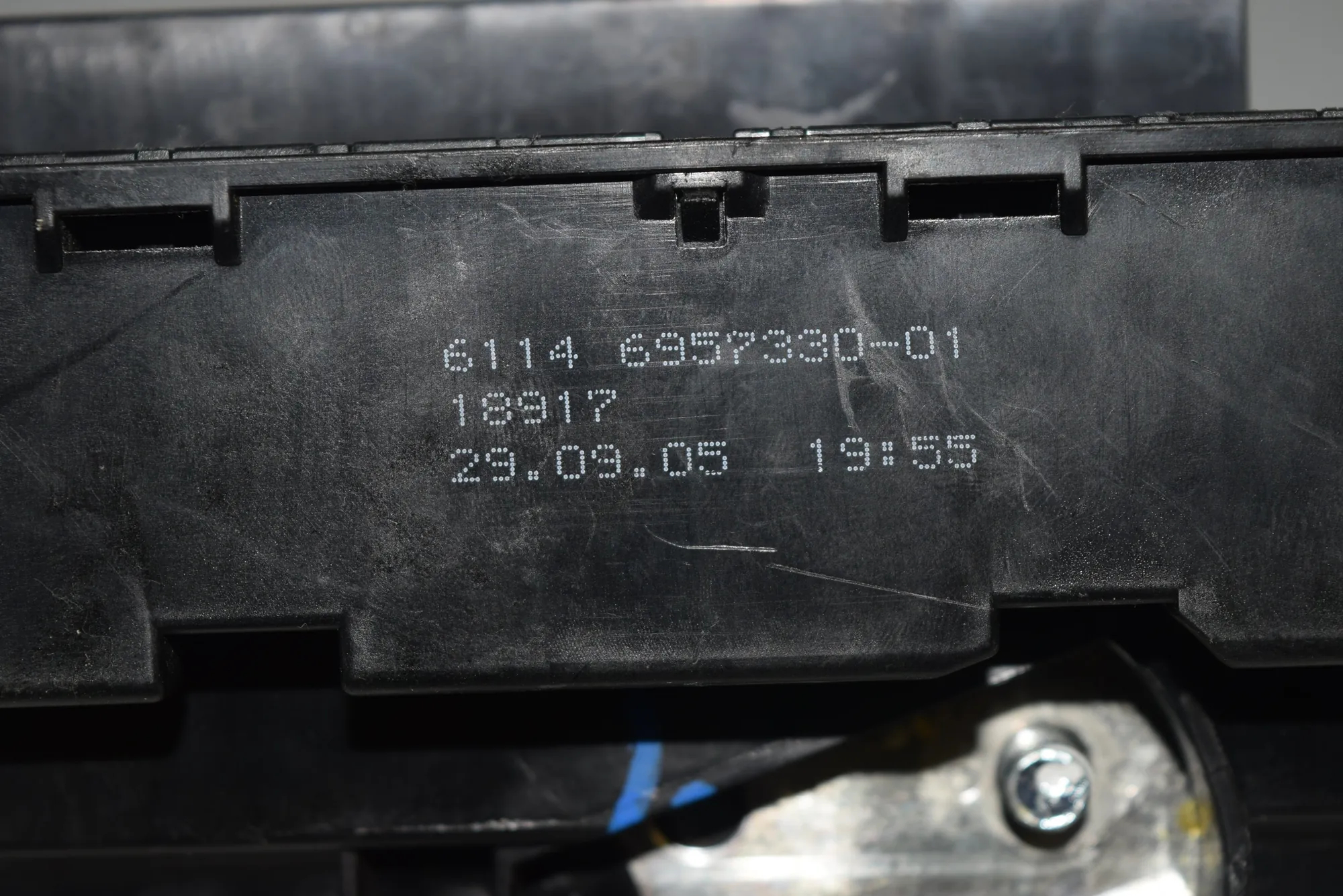 Fuse Box – OEM 6957330 · BMW 5 Touring (E61) 530 d 2005 – 5