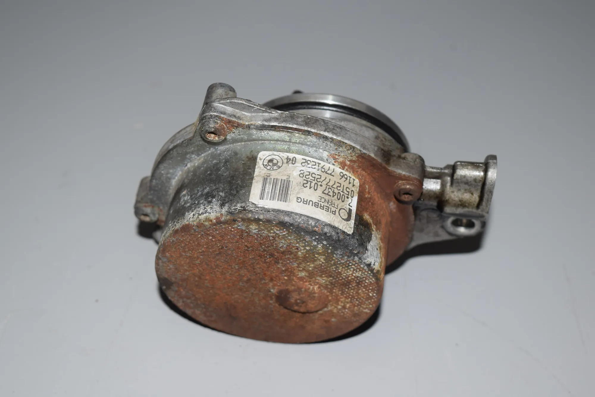 Vacuum Pump – OEM 7791232 · BMW 5 Touring (E61) 530 d 2005 – 3