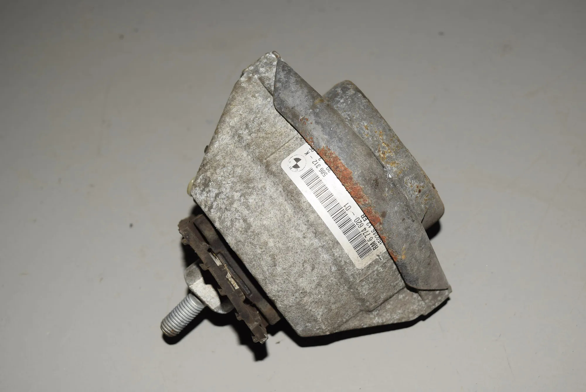Right Side Engine Mount – OEM 6774620 · BMW 5 Touring (E61) 530 d 2005